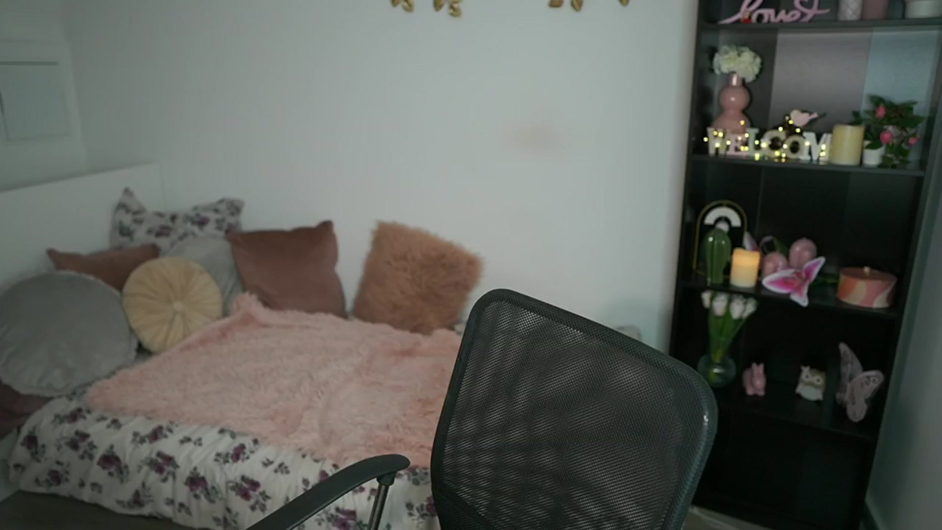 Gallery image thumbnail from NicoletteShea's myfreecams stream on, 07/25/2024, 17:58 image 5 of 20