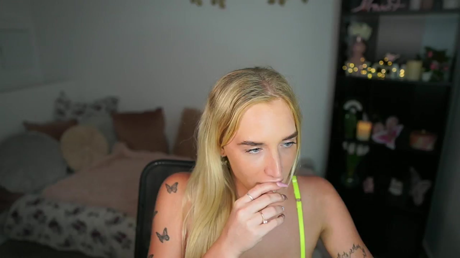 Gallery image thumbnail from NicoletteShea's myfreecams stream on, 07/25/2024, 17:58 image 11 of 20