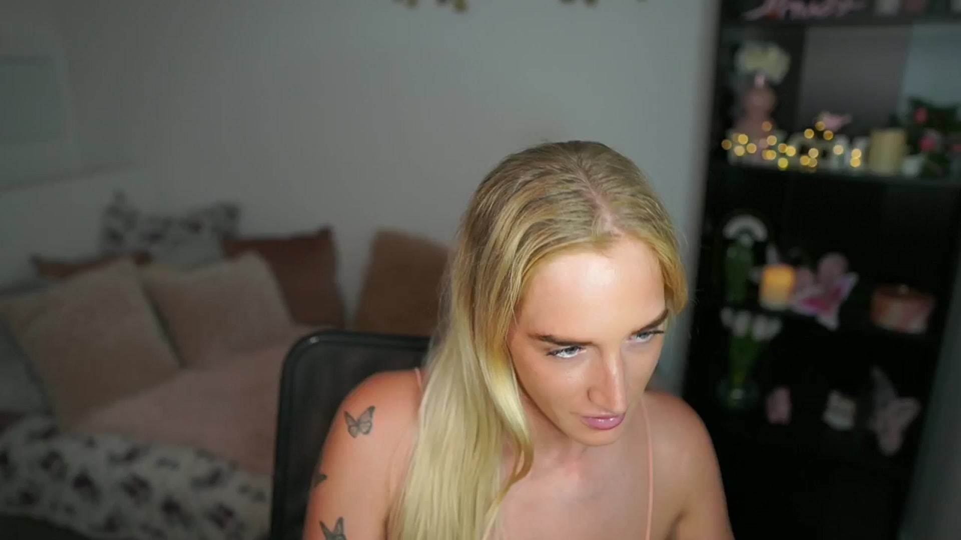 Gallery image thumbnail from NicoletteShea's myfreecams stream on, 07/26/2024, 13:52 image 19 of 20