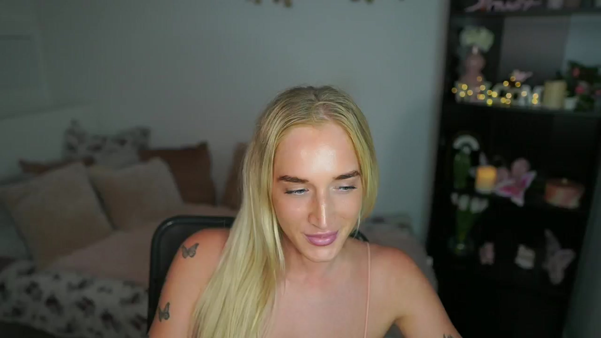 Gallery image thumbnail from NicoletteShea's myfreecams stream on, 07/26/2024, 15:27 image 16 of 20