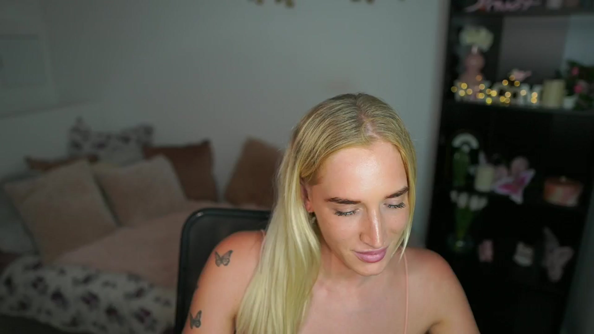 Gallery image thumbnail from NicoletteShea's myfreecams stream on, 07/26/2024, 17:41 image 16 of 20
