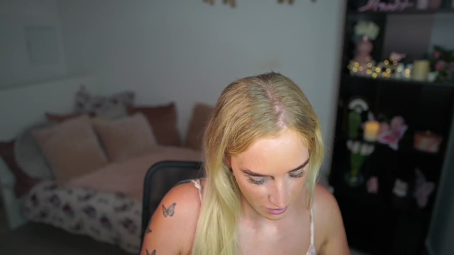 Gallery image thumbnail from NicoletteShea's myfreecams stream on, 07/28/2024, 14:49 image 8 of 20