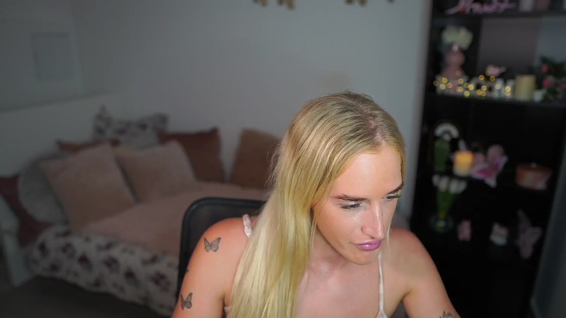 Gallery image thumbnail from NicoletteShea's myfreecams stream on, 07/28/2024, 16:08 image 2 of 20