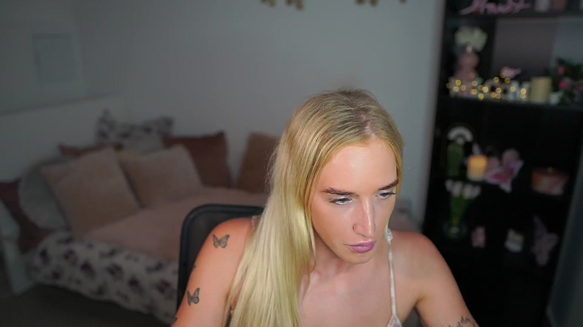 Gallery image thumbnail from NicoletteShea's myfreecams stream on, 07/28/2024, 16:08 image 1 of 20