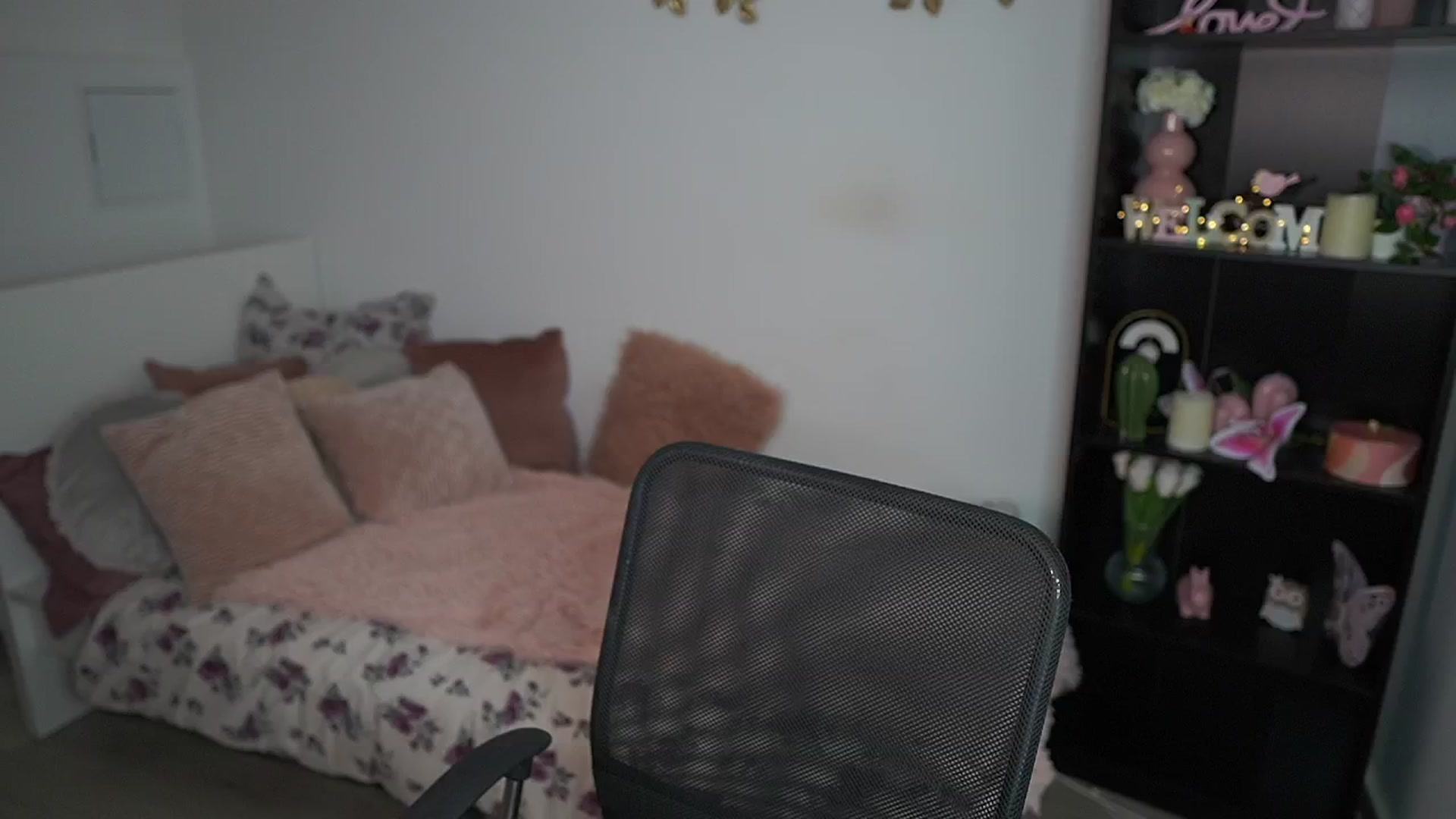 Gallery image thumbnail from NicoletteShea's myfreecams stream on, 07/28/2024, 18:07 image 17 of 20