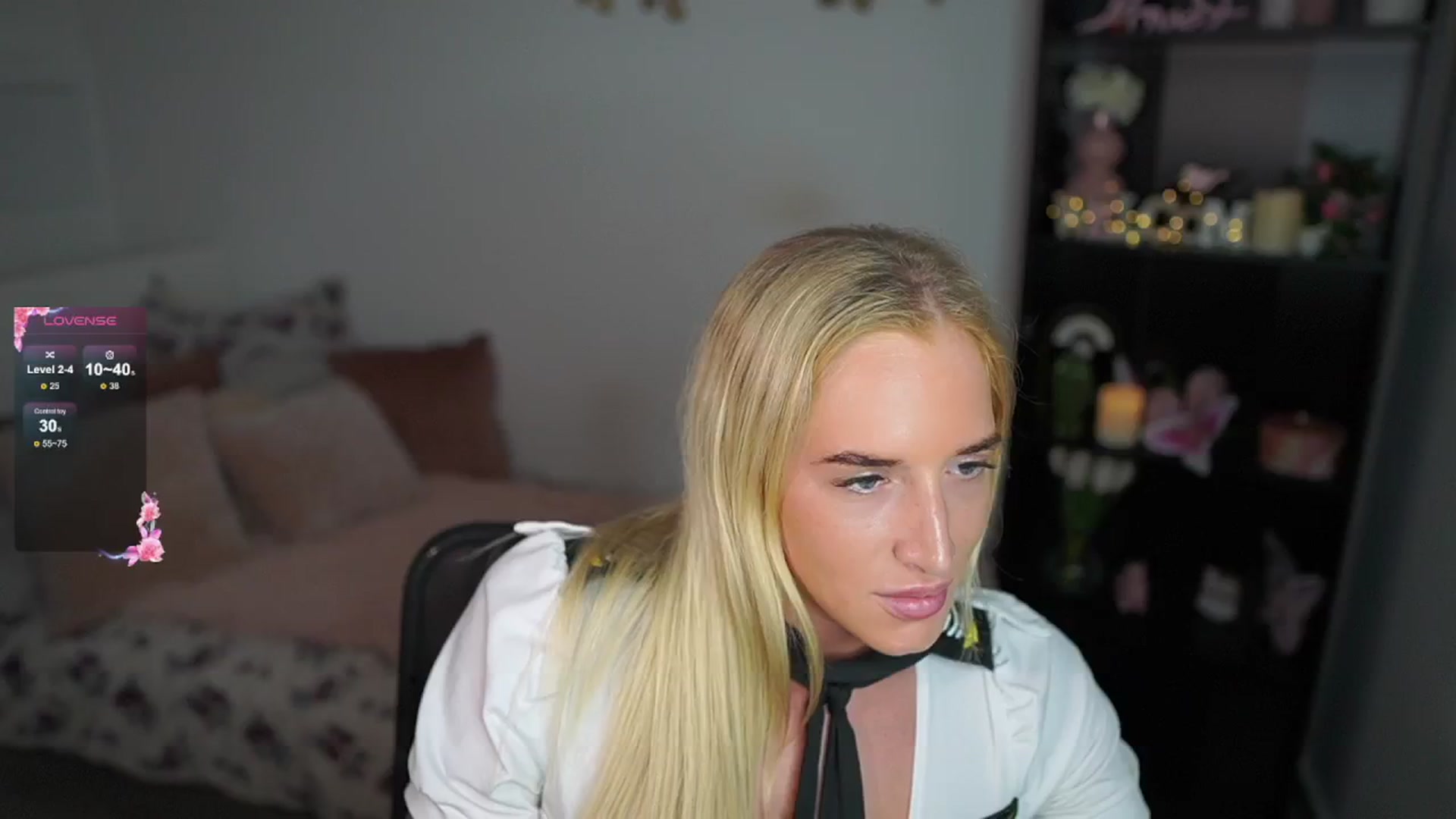 Gallery image thumbnail from NicoletteShea's myfreecams stream on, 07/29/2024, 16:00 image 14 of 20