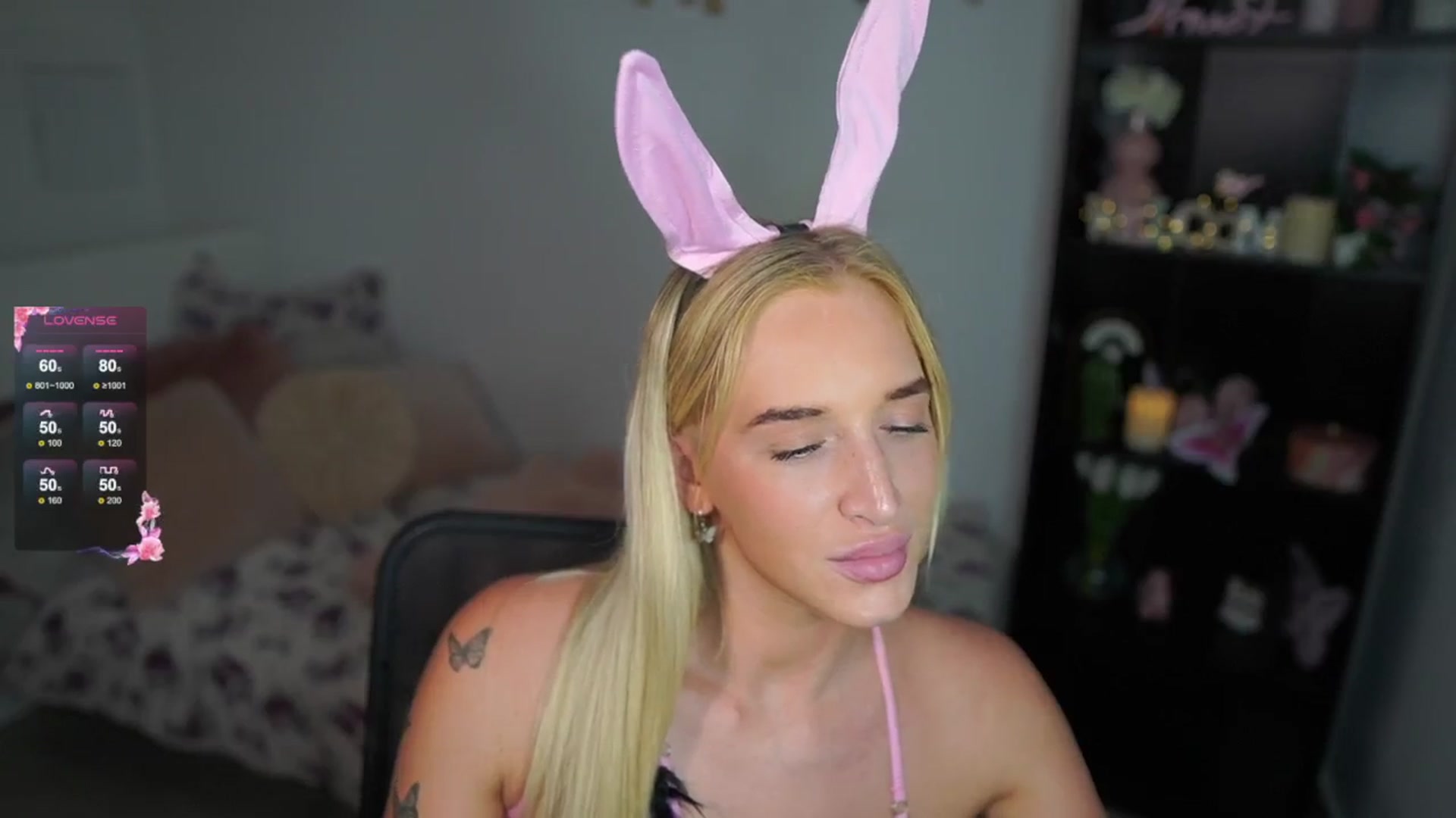 Gallery image thumbnail from NicoletteShea's myfreecams stream on, 07/30/2024, 16:03 image 15 of 20