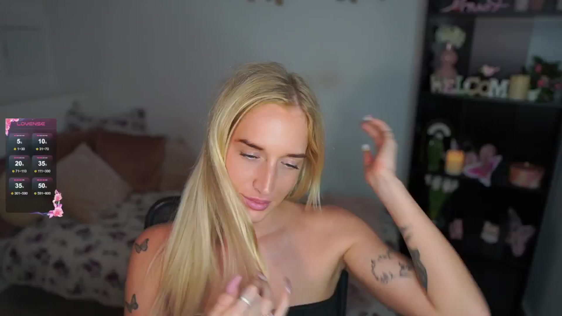 Gallery image thumbnail from NicoletteShea's myfreecams stream on, 08/02/2024, 14:36 image 3 of 20