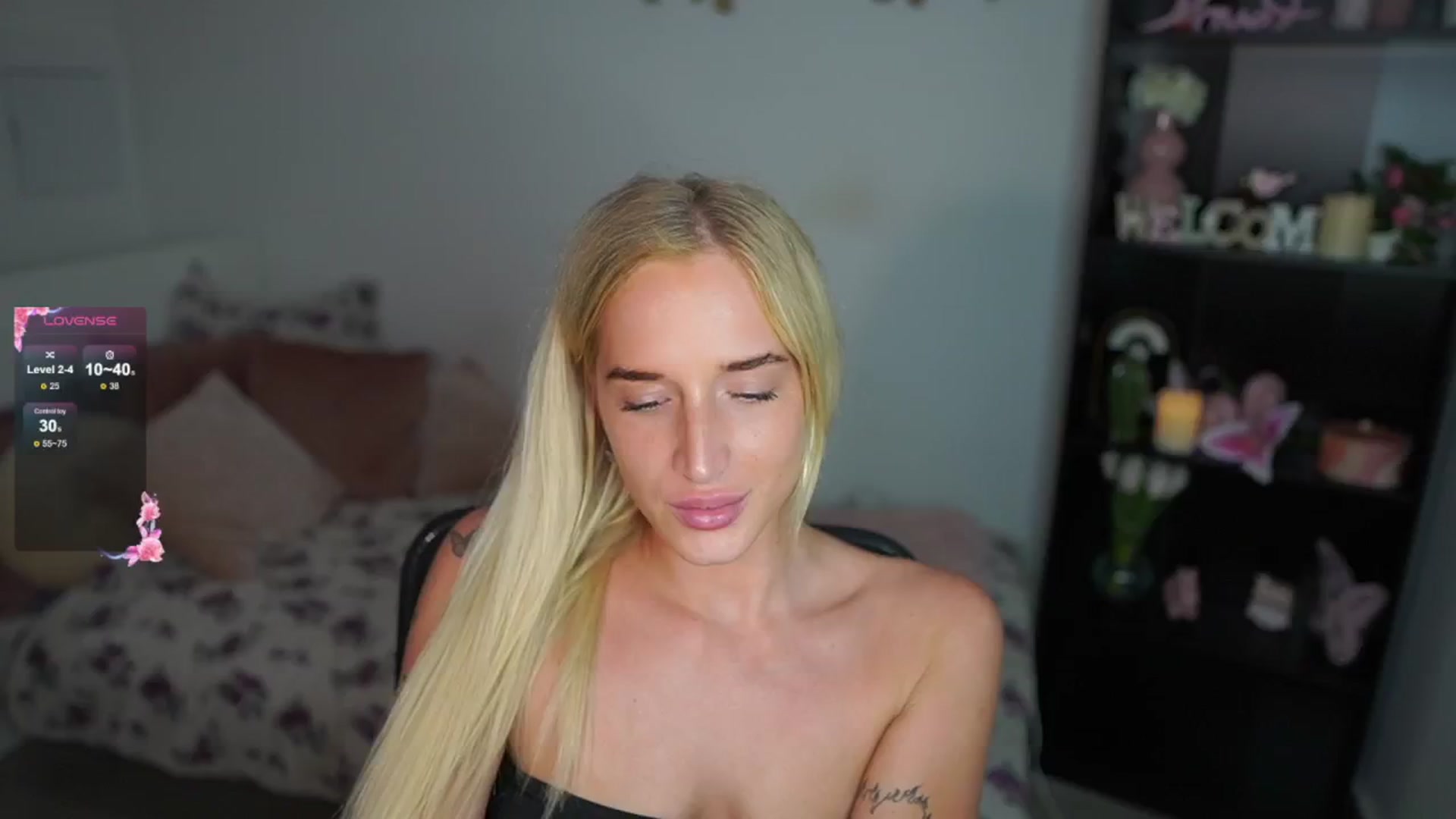 Gallery image thumbnail from NicoletteShea's myfreecams stream on, 08/02/2024, 15:37 image 7 of 20