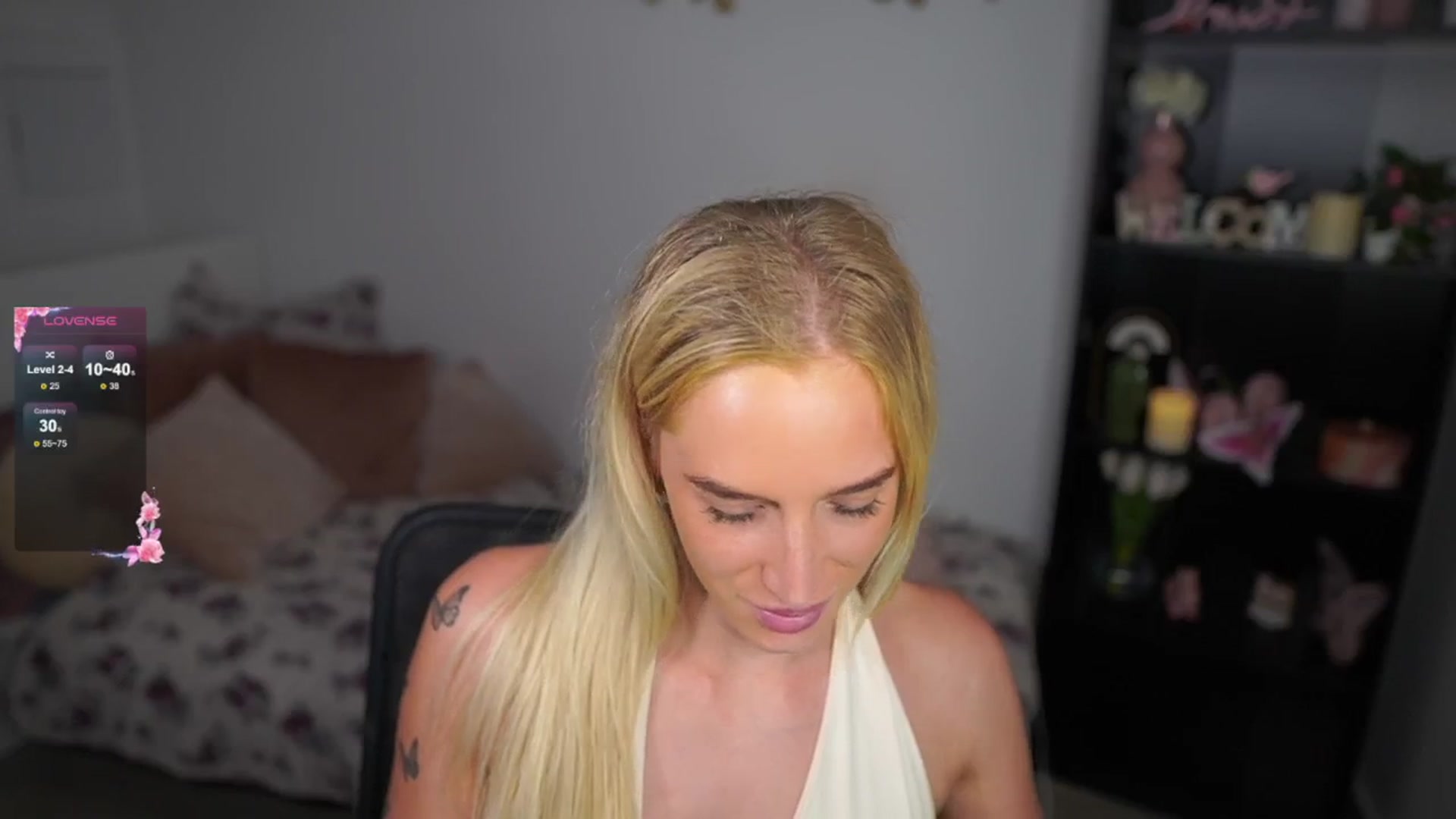 Gallery image thumbnail from NicoletteShea's myfreecams stream on, 08/04/2024, 23:07 image 16 of 20