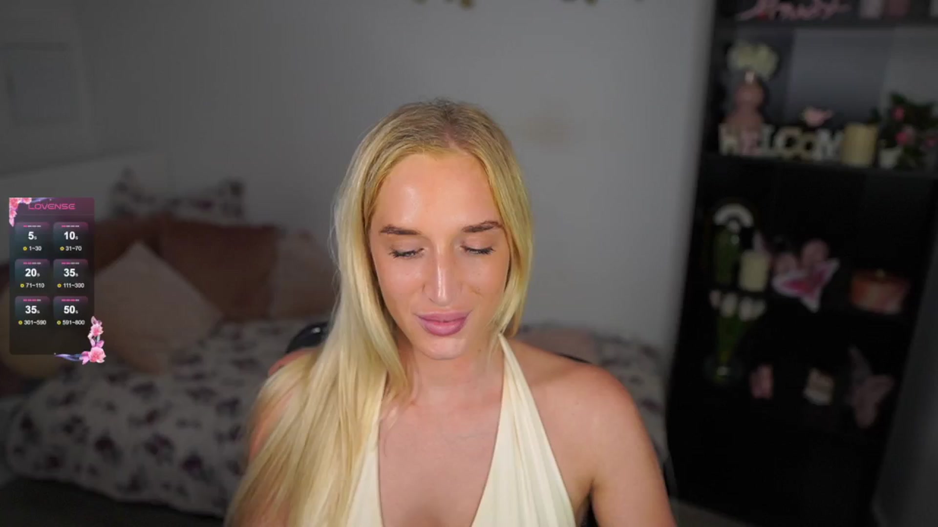 Gallery image thumbnail from NicoletteShea's myfreecams stream on, 08/05/2024, 24:45 image 13 of 20