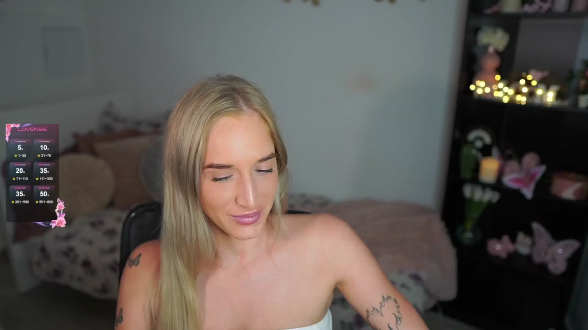 Gallery image thumbnail from NicoletteShea's myfreecams stream on, 08/08/2024, 14:16 image 10 of 20