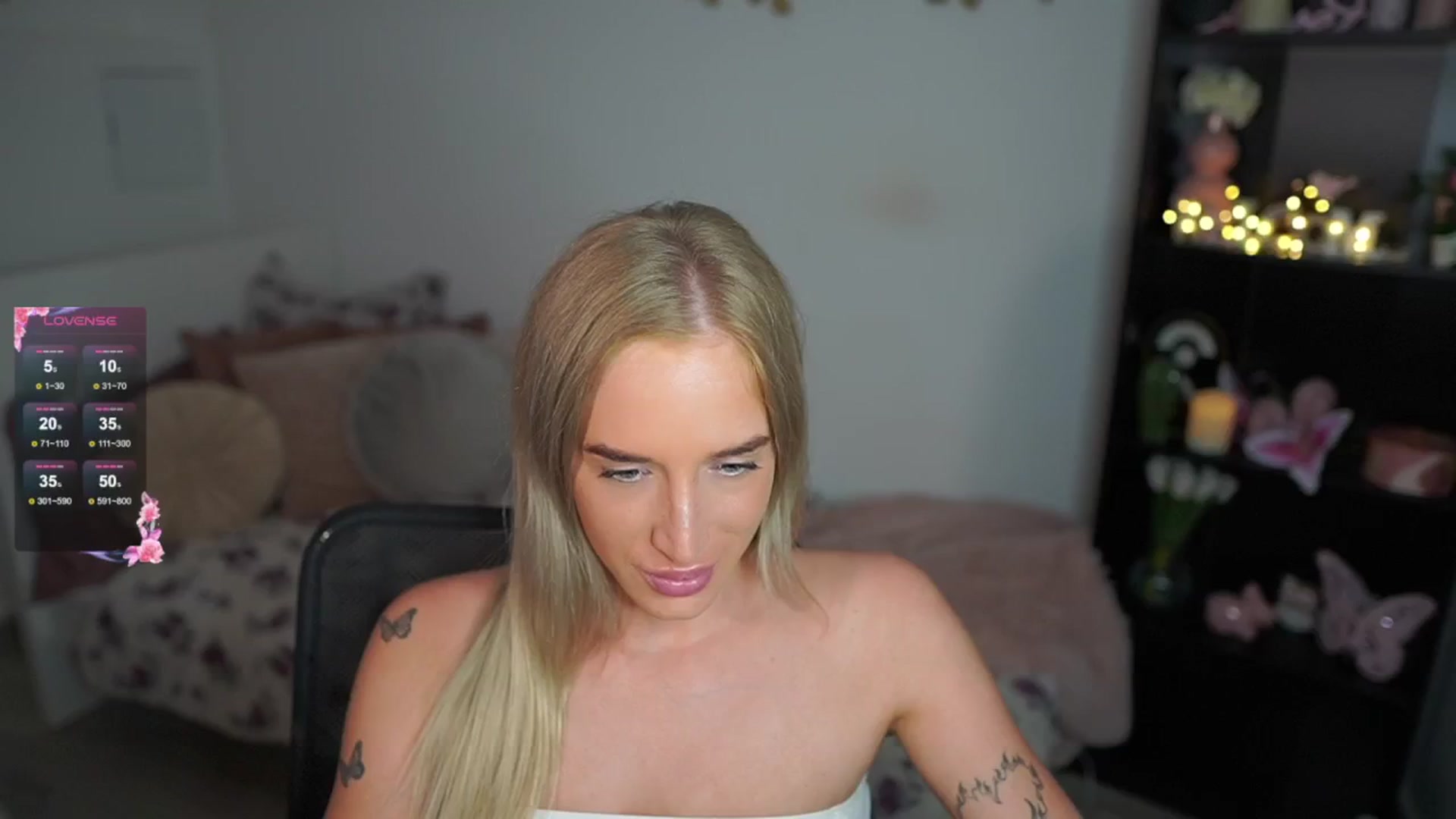 Gallery image thumbnail from NicoletteShea's myfreecams stream on, 08/08/2024, 14:16 image 4 of 20