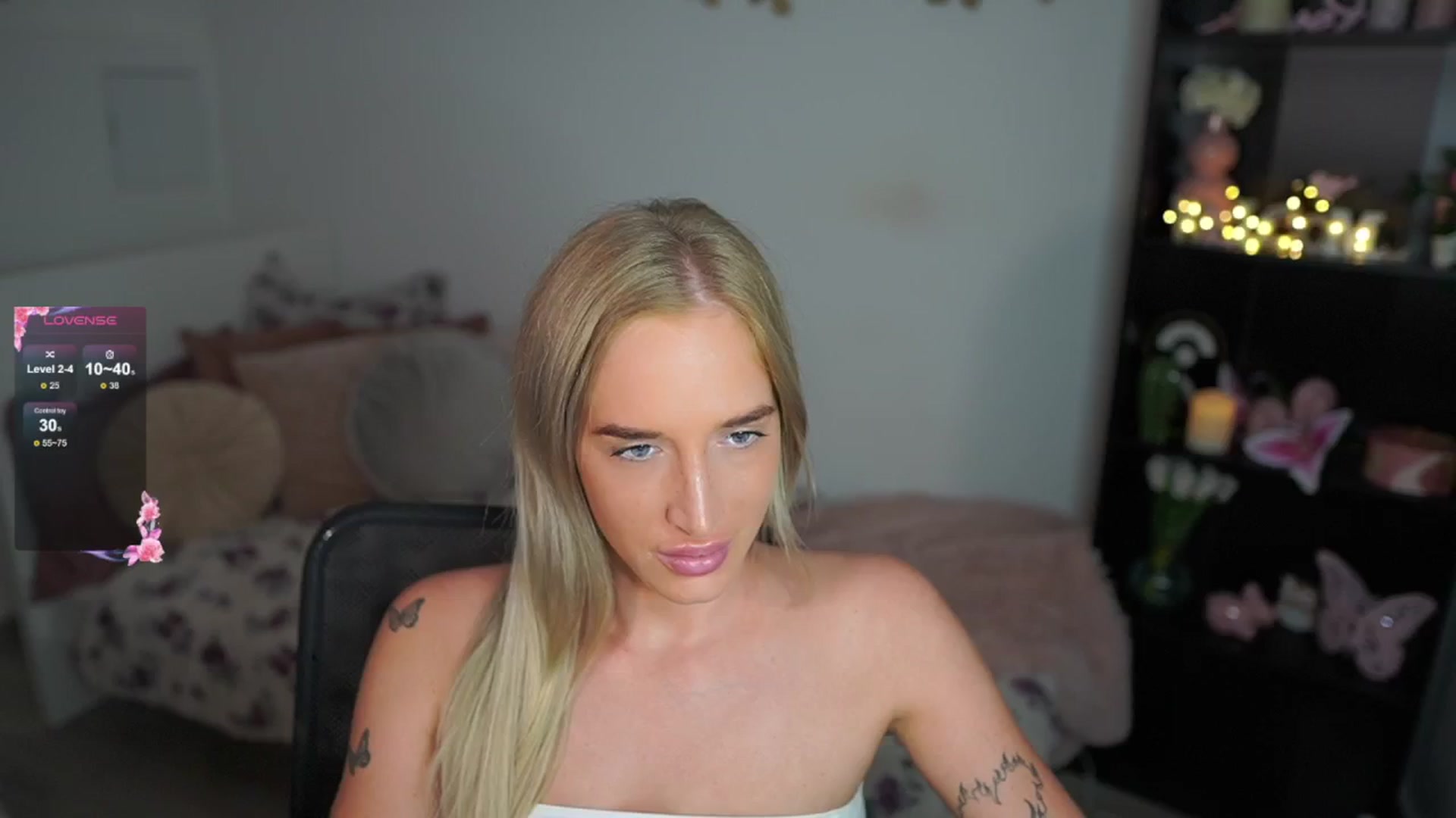 Gallery image thumbnail from NicoletteShea's myfreecams stream on, 08/08/2024, 14:16 image 7 of 20