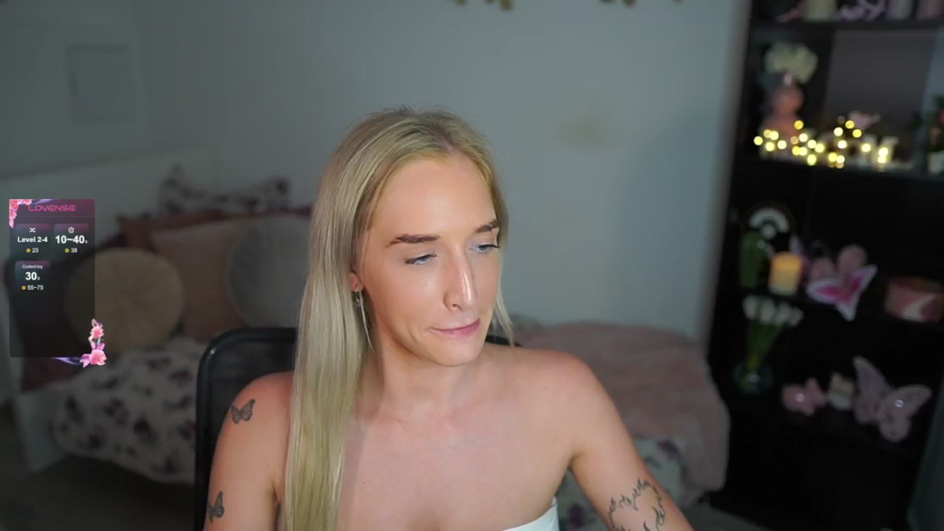 Gallery image thumbnail from NicoletteShea's myfreecams stream on, 08/08/2024, 18:06 image 13 of 20