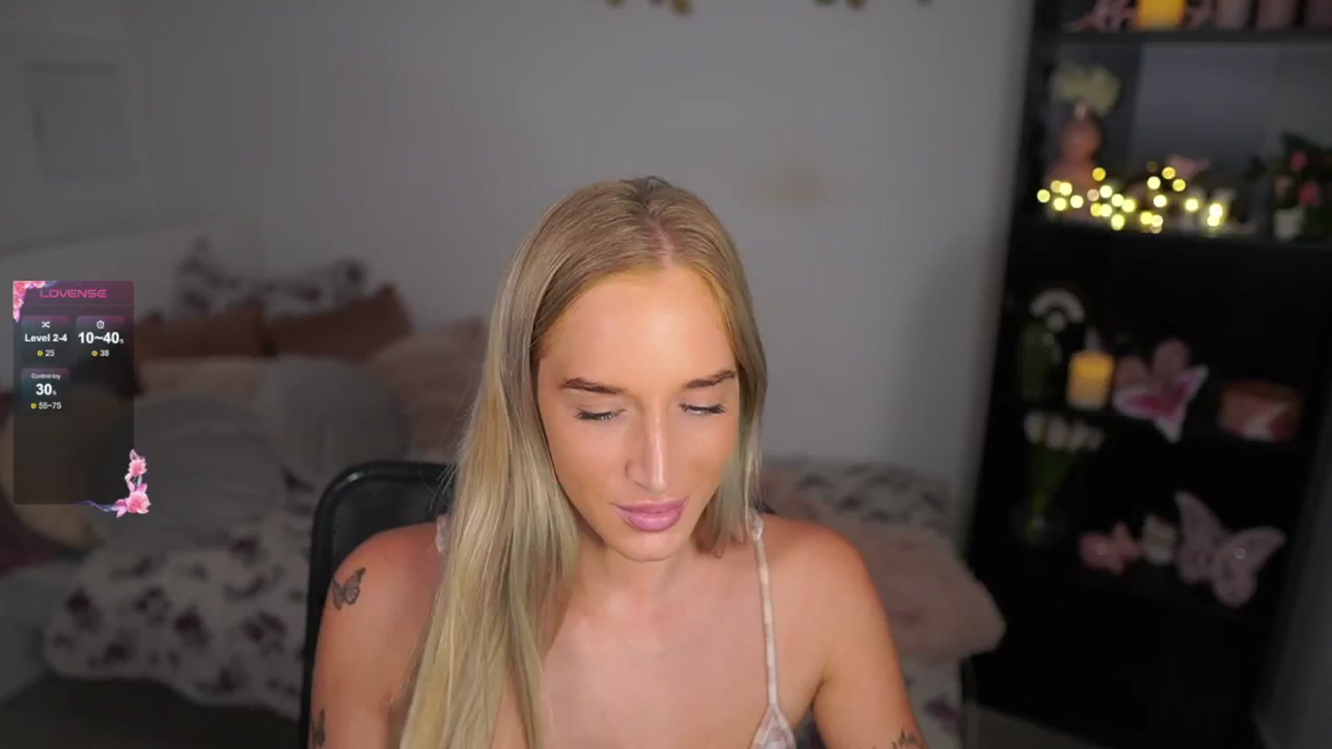 Gallery image thumbnail from NicoletteShea's myfreecams stream on, 08/09/2024, 16:22 image 11 of 20