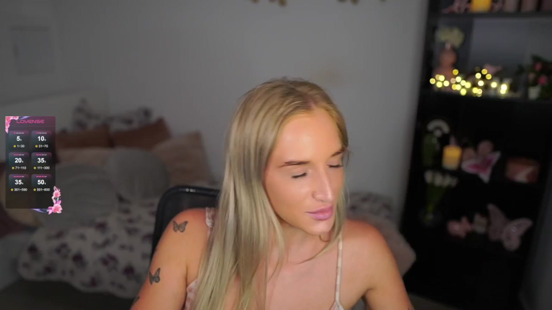 Gallery image thumbnail from NicoletteShea's myfreecams stream on, 08/09/2024, 17:40 image 16 of 20
