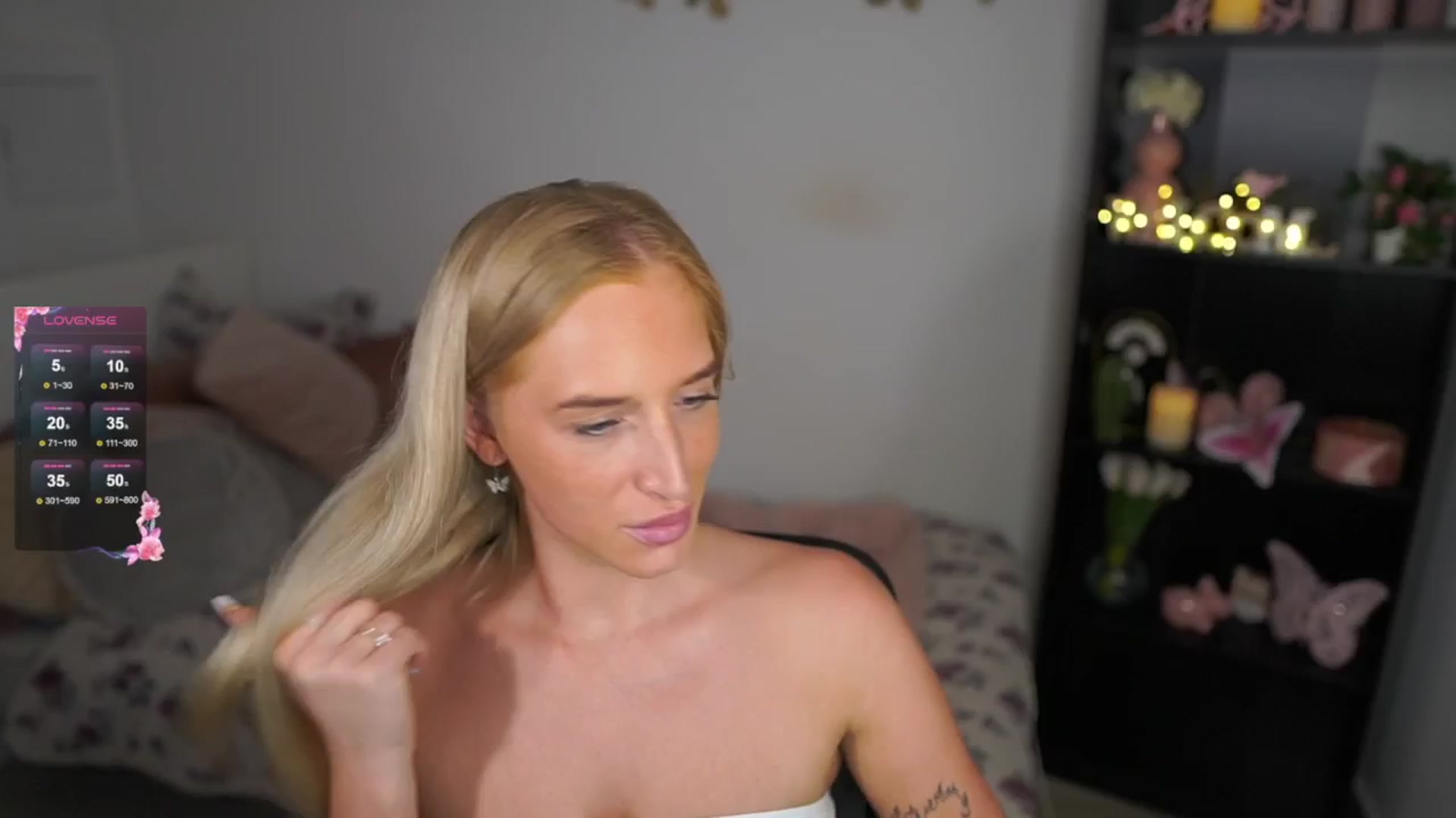 Gallery image thumbnail from NicoletteShea's myfreecams stream on, 08/12/2024, 15:03 image 14 of 20