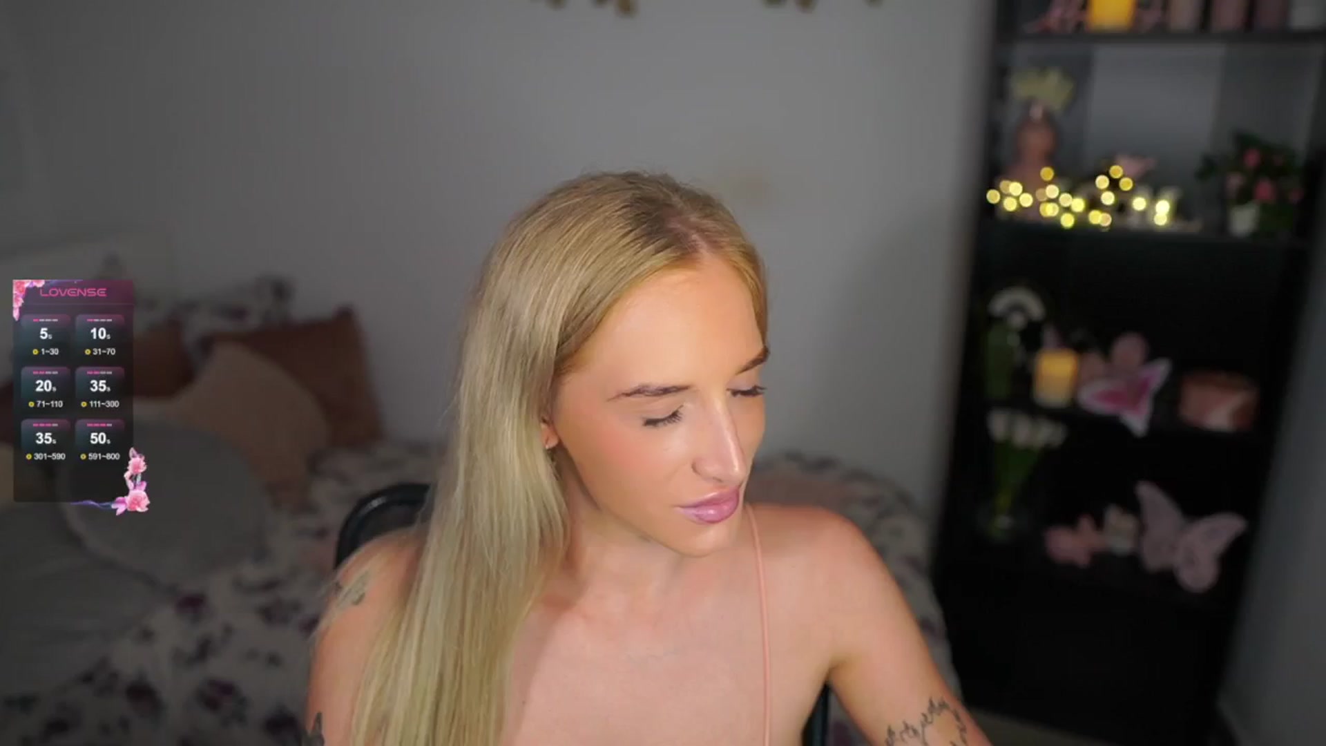 Gallery image thumbnail from NicoletteShea's myfreecams stream on, 08/15/2024, 15:25 image 8 of 20