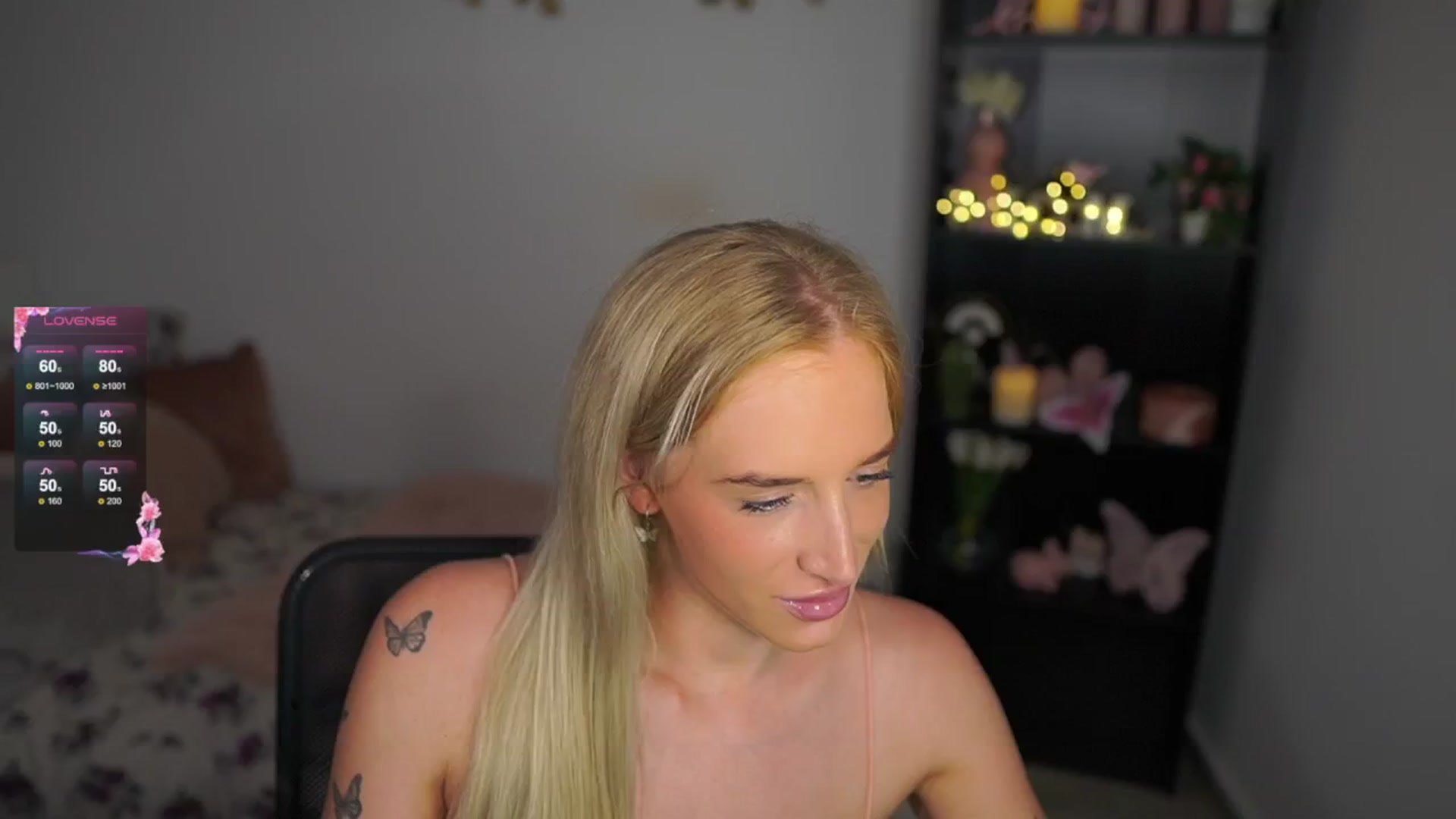 Gallery image thumbnail from NicoletteShea's myfreecams stream on, 08/15/2024, 15:25 image 1 of 20