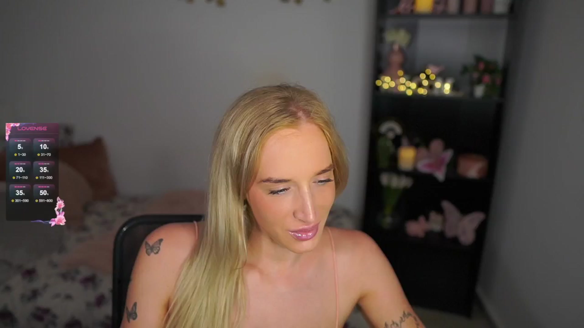 Gallery image thumbnail from NicoletteShea's myfreecams stream on, 08/15/2024, 15:25 image 2 of 20