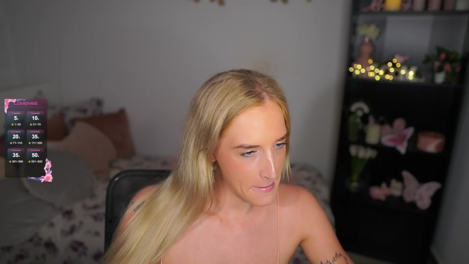 Gallery image thumbnail from NicoletteShea's myfreecams stream on, 08/15/2024, 17:32 image 10 of 20