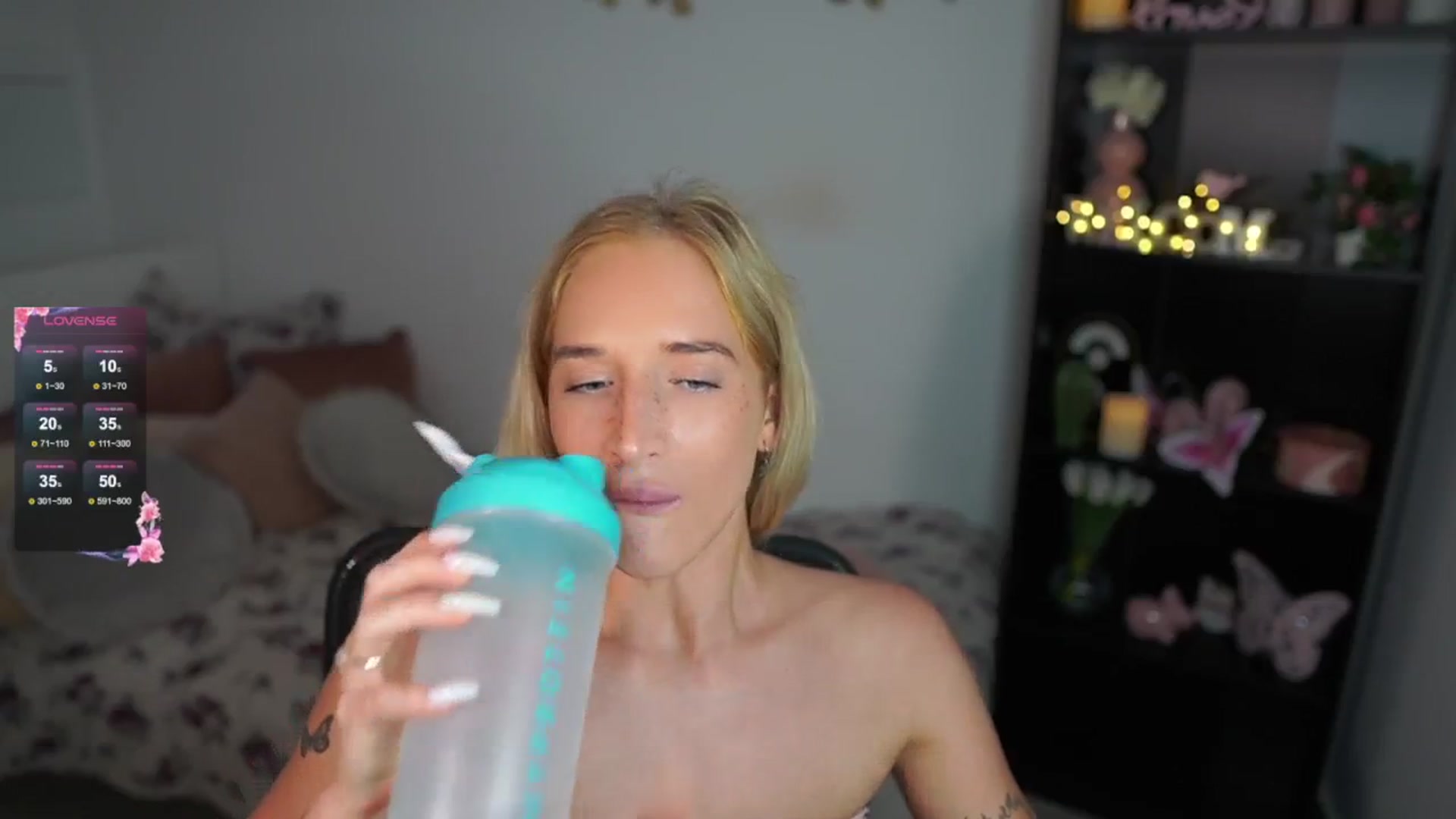 Gallery image thumbnail from NicoletteShea's myfreecams stream on, 08/16/2024, 15:00 image 18 of 20