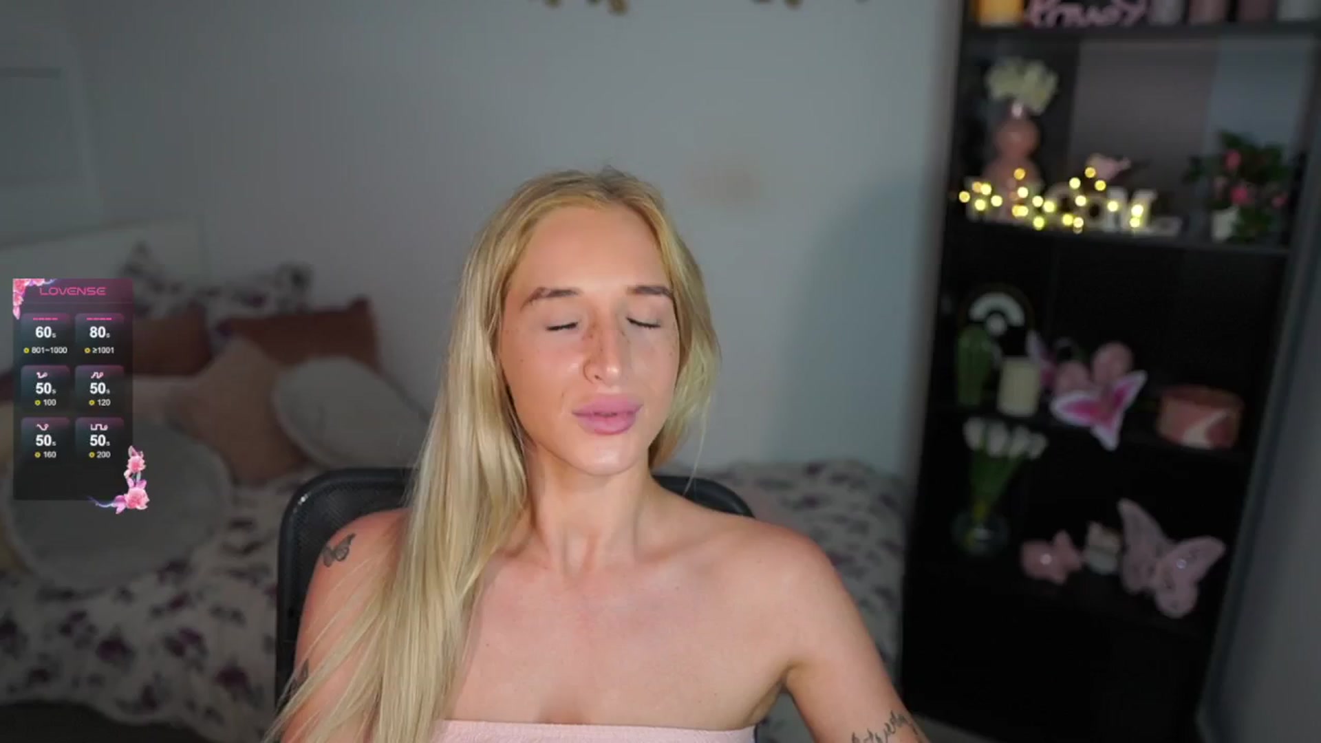 Gallery image thumbnail from NicoletteShea's myfreecams stream on, 08/16/2024, 17:34 image 16 of 20