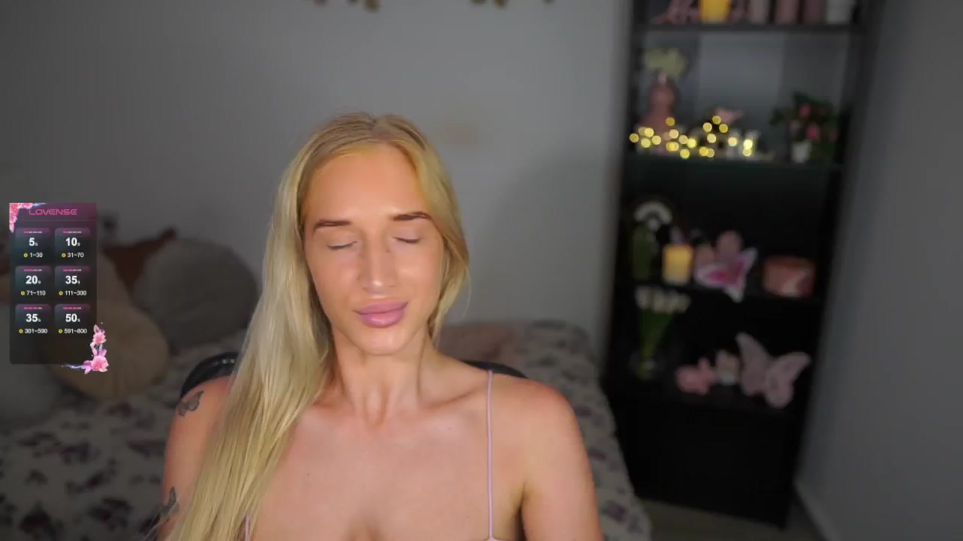 Gallery image thumbnail from NicoletteShea's myfreecams stream on, 08/17/2024, 11:50 image 18 of 20