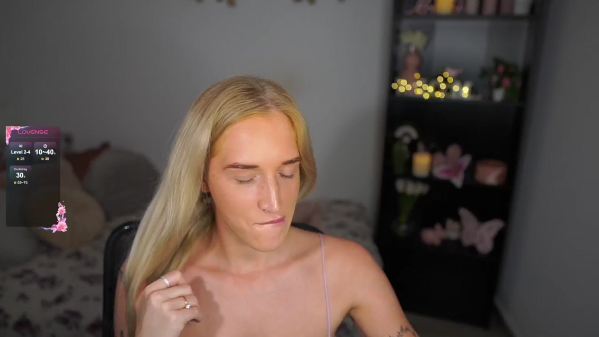 Gallery image thumbnail from NicoletteShea's myfreecams stream on, 08/17/2024, 11:50 image 17 of 20