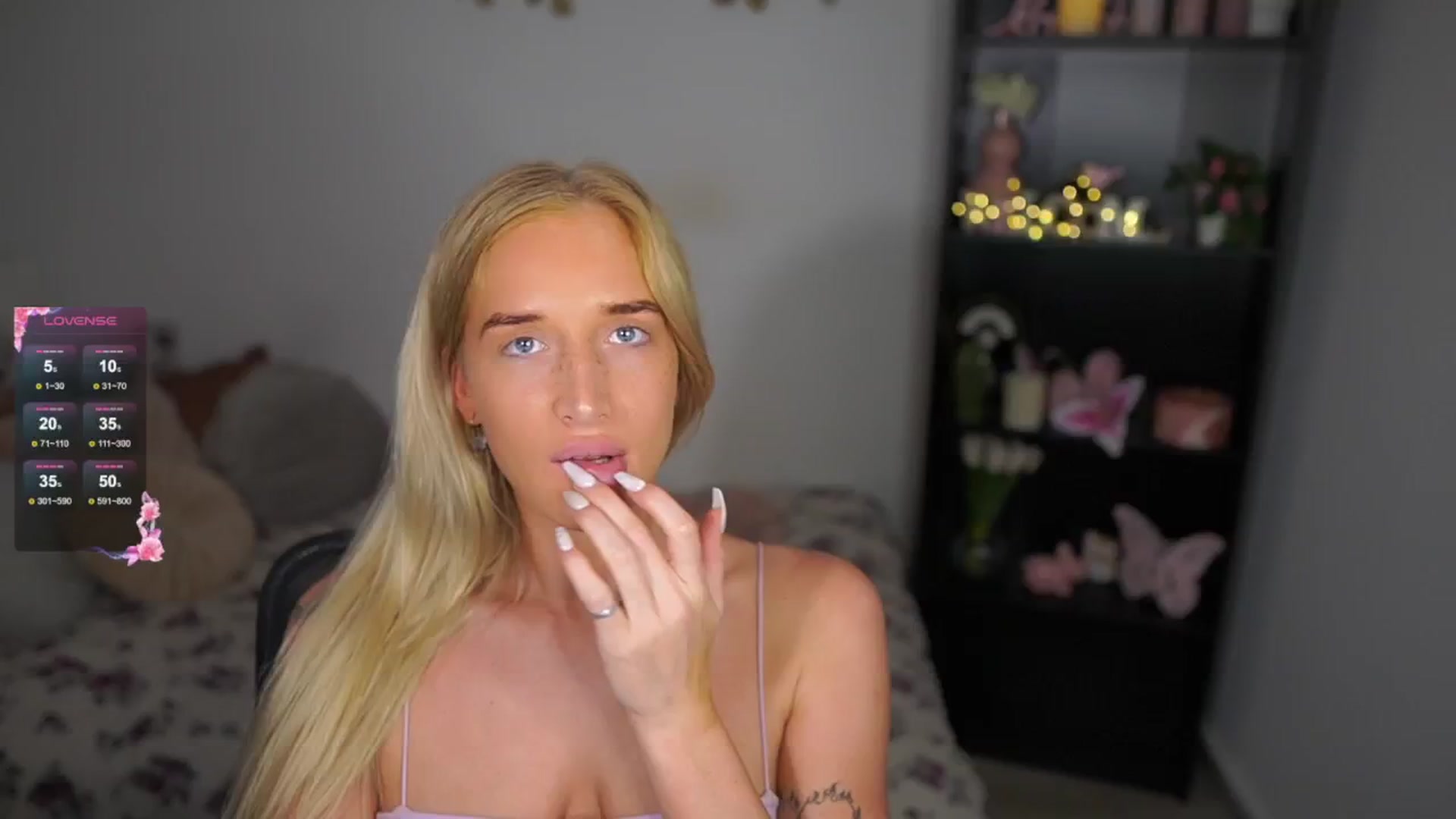 Gallery image thumbnail from NicoletteShea's myfreecams stream on, 08/17/2024, 13:03 image 11 of 20