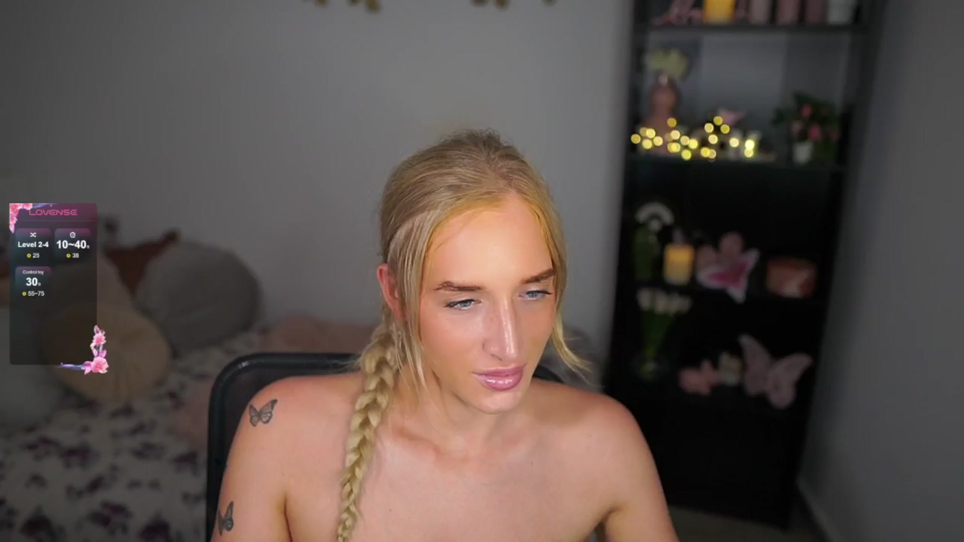 Gallery image thumbnail from NicoletteShea's myfreecams stream on, 08/18/2024, 19:25 image 1 of 20