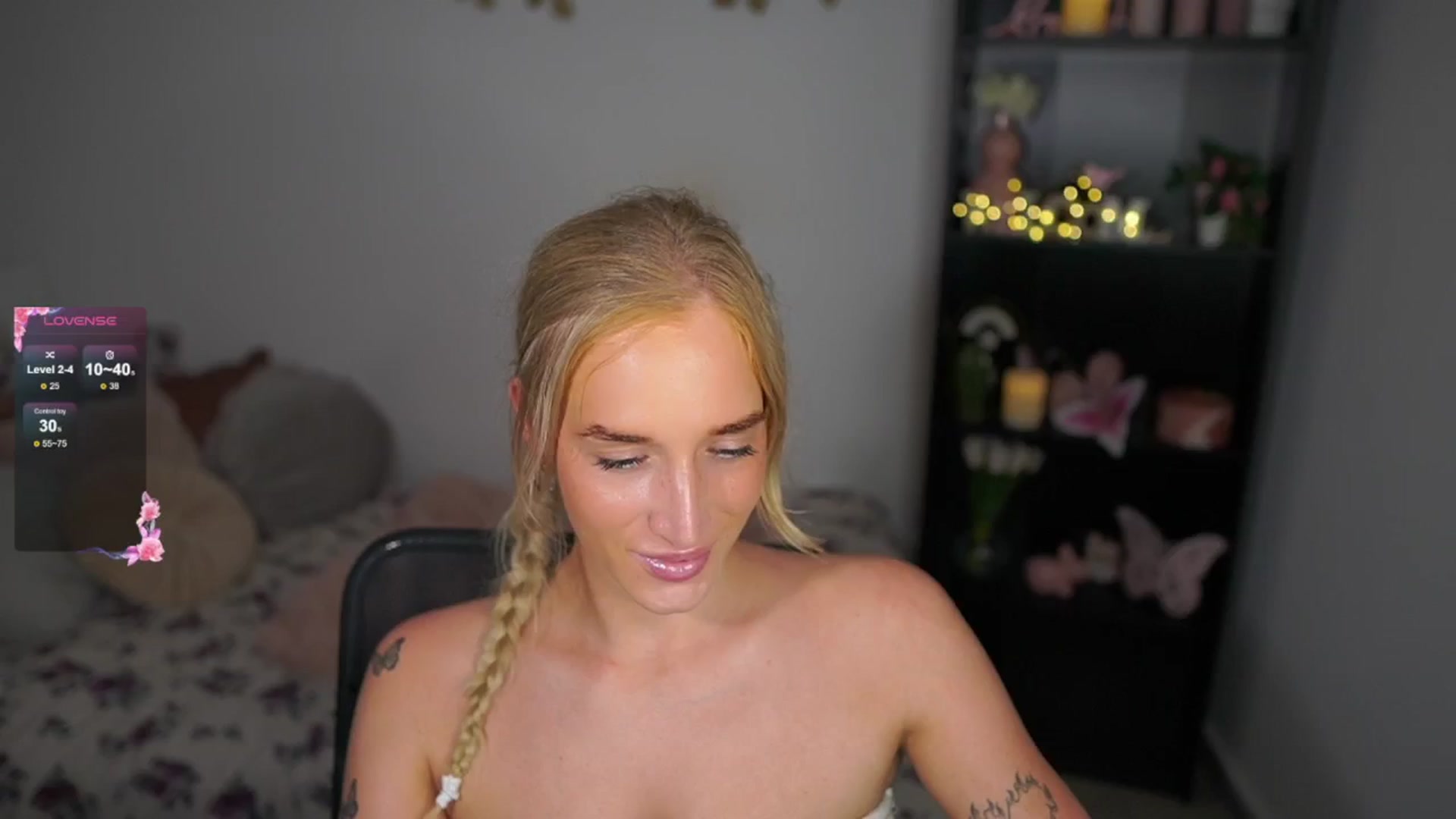 Gallery image thumbnail from NicoletteShea's myfreecams stream on, 08/18/2024, 19:25 image 2 of 20