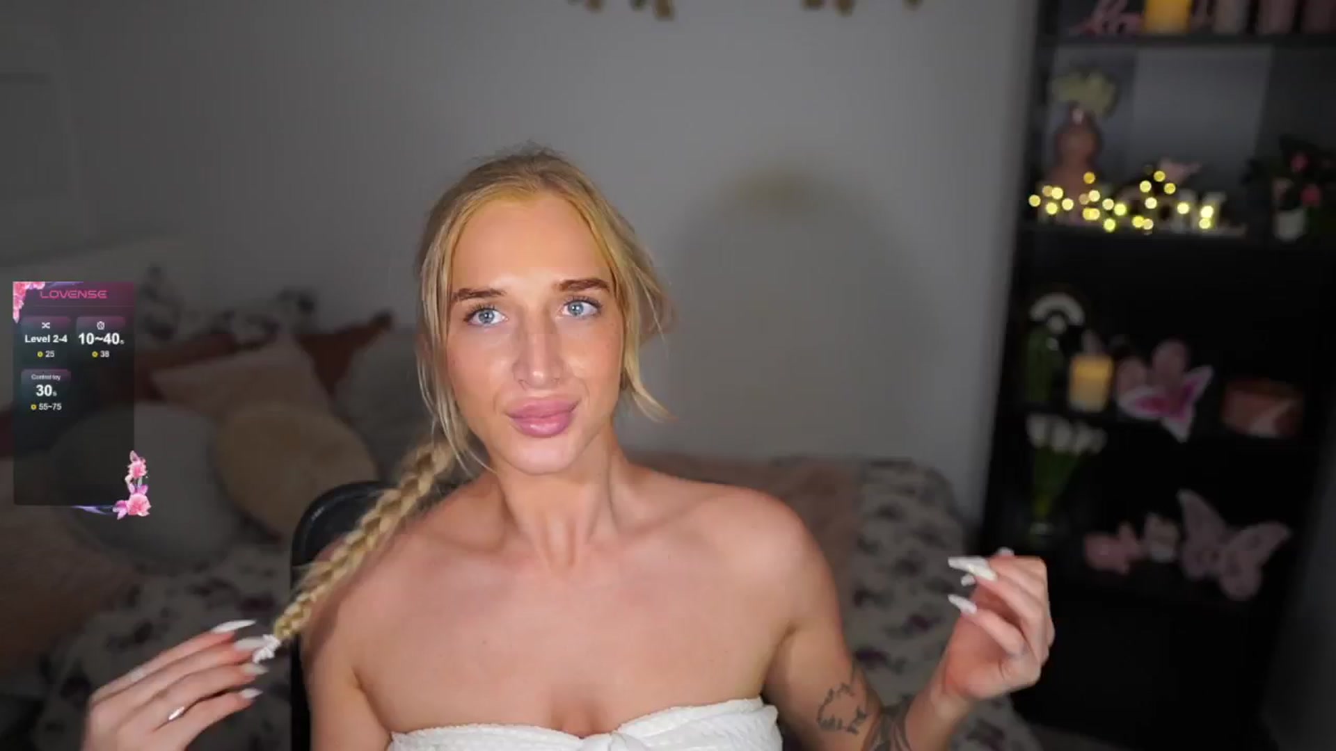 Gallery image thumbnail from NicoletteShea's myfreecams stream on, 08/18/2024, 20:44 image 6 of 20