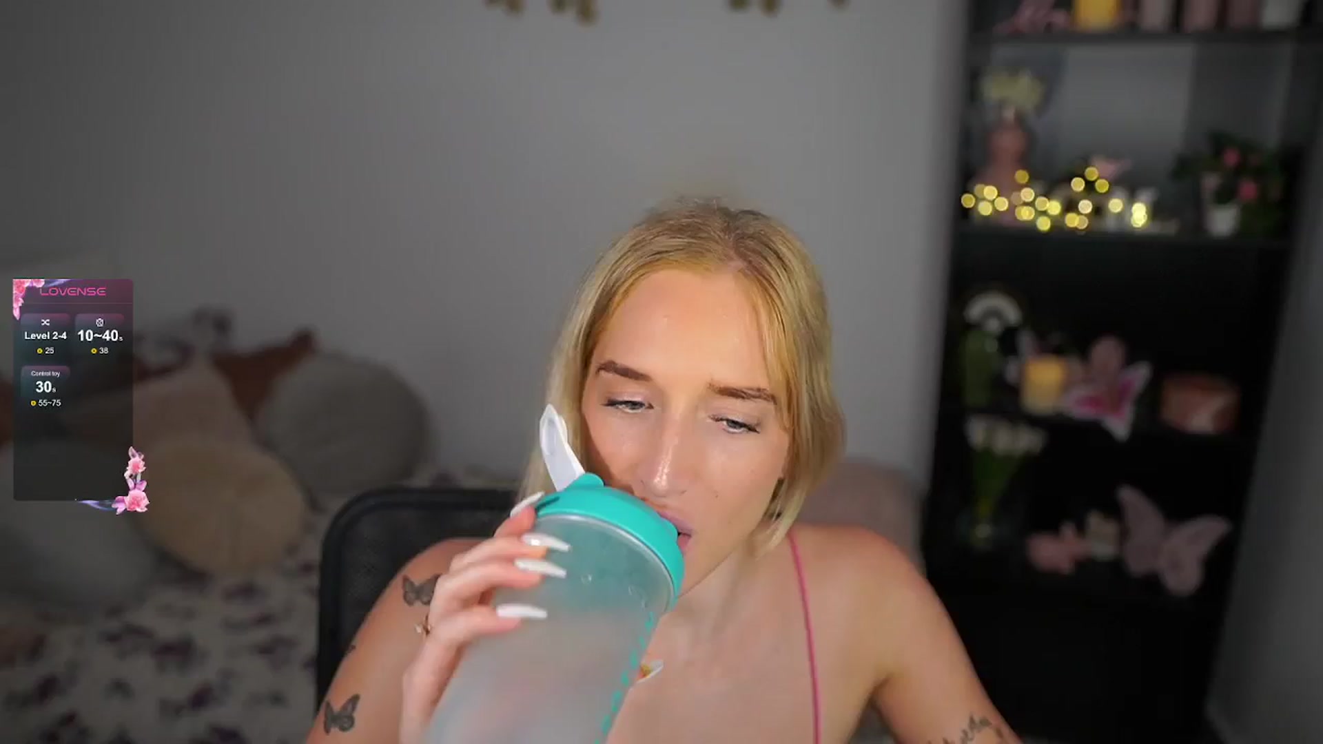 Gallery image thumbnail from NicoletteShea's myfreecams stream on, 08/21/2024, 15:22 image 19 of 20