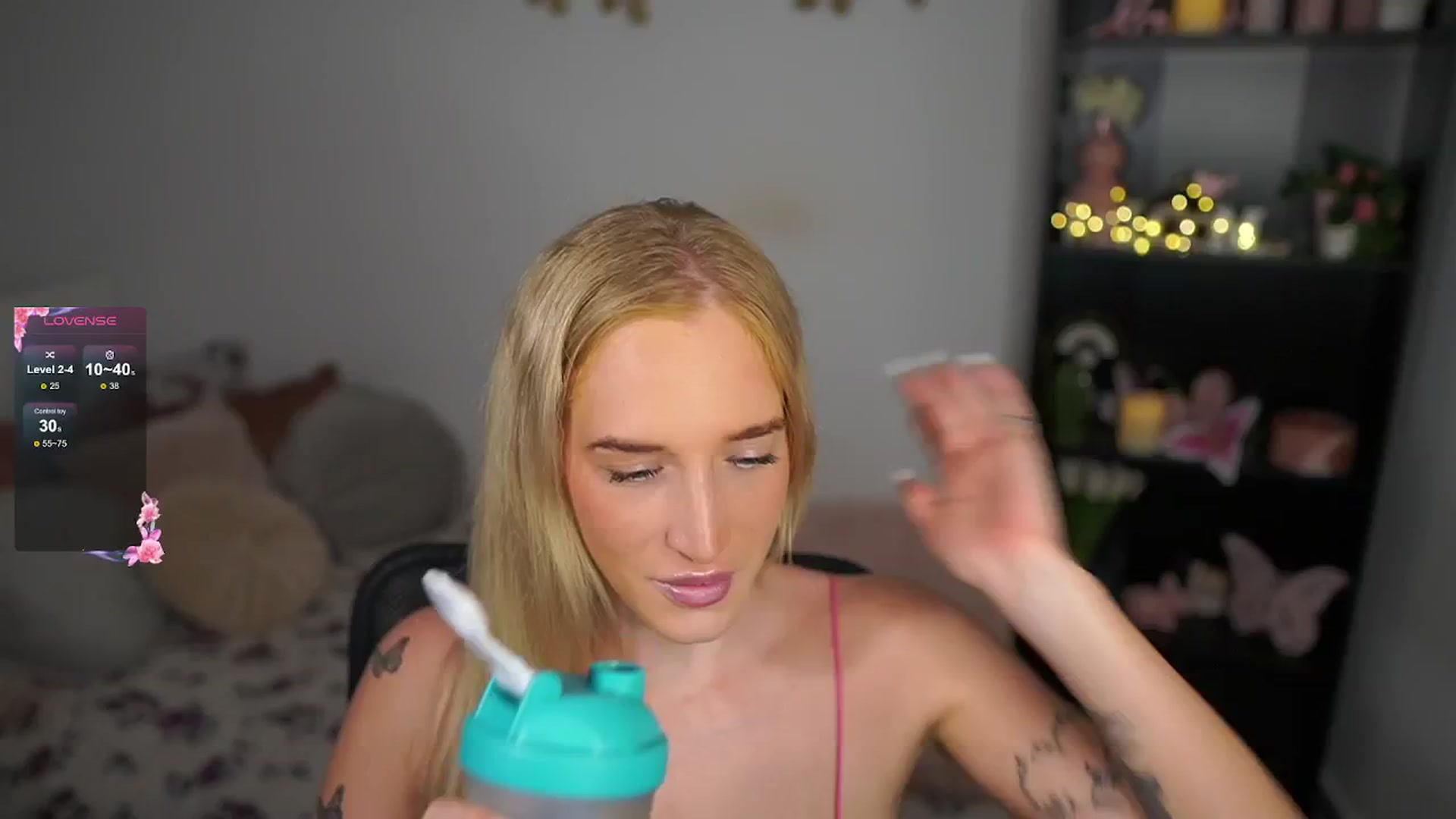 Gallery image thumbnail from NicoletteShea's myfreecams stream on, 08/21/2024, 15:22 image 1 of 20