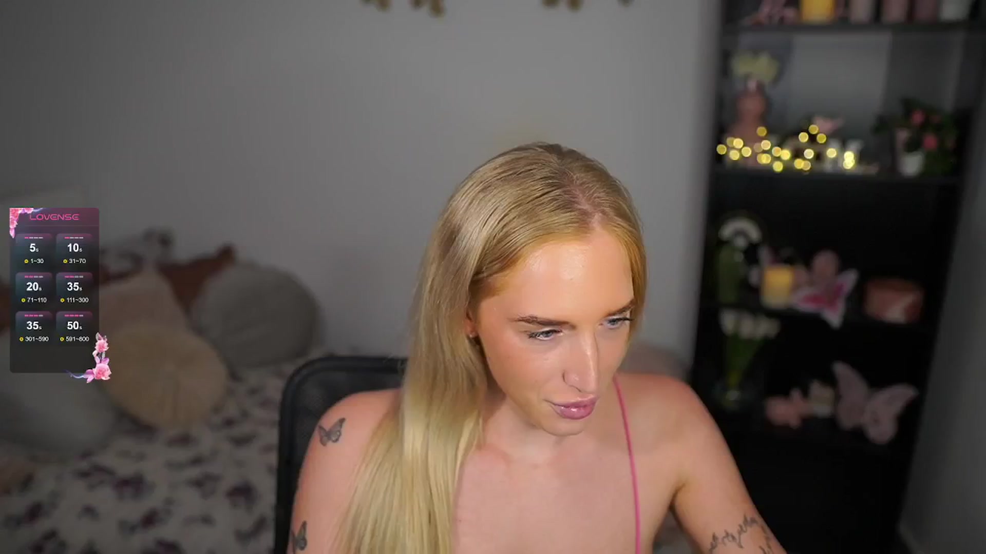 Gallery image thumbnail from NicoletteShea's myfreecams stream on, 08/21/2024, 16:58 image 6 of 20
