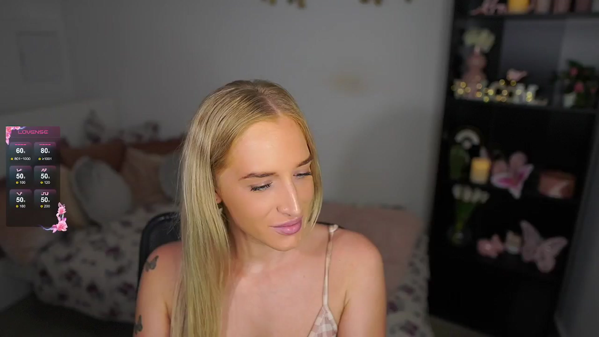 Gallery image thumbnail from NicoletteShea's myfreecams stream on, 08/22/2024, 16:45 image 7 of 20