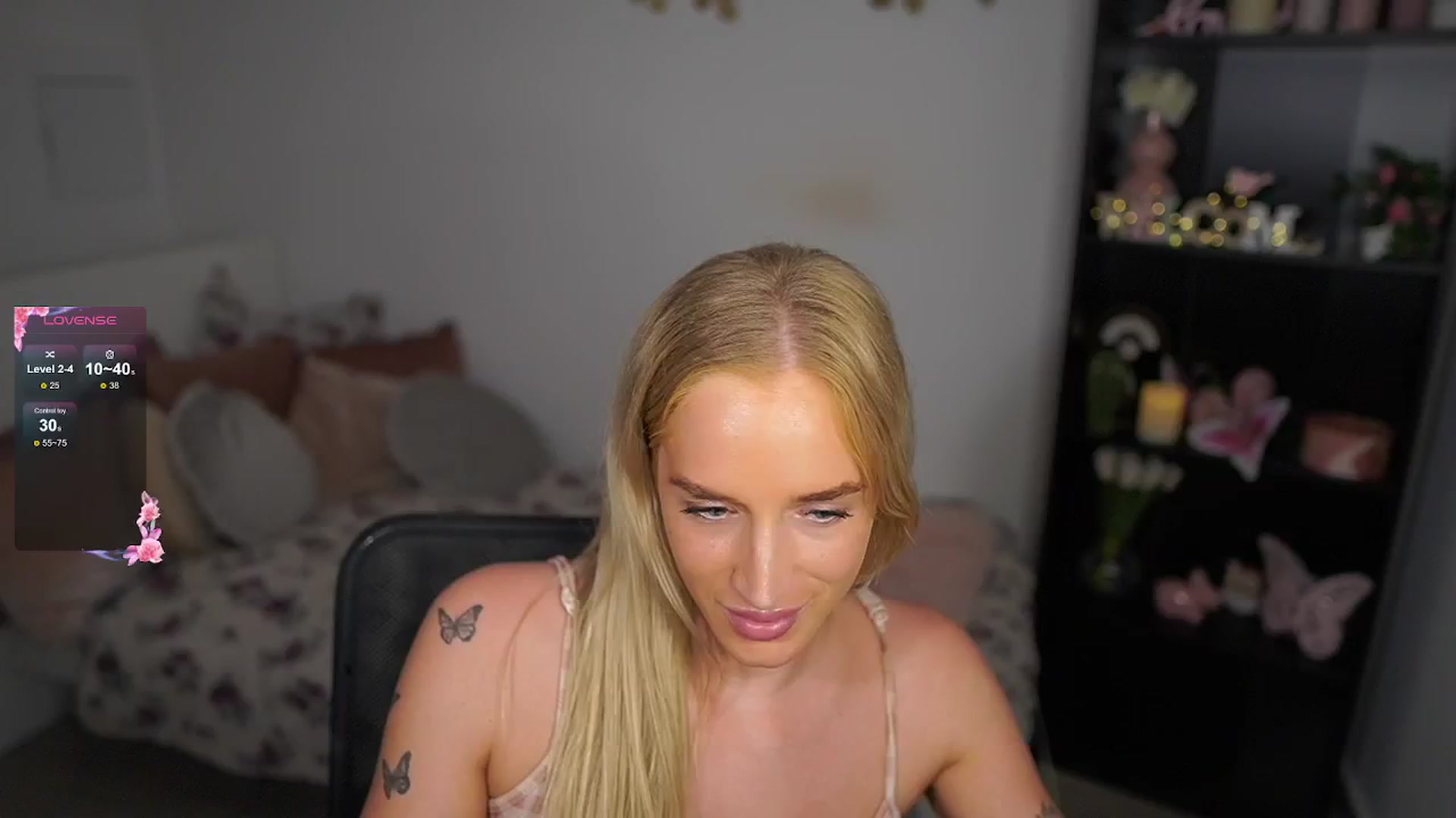 Gallery image thumbnail from NicoletteShea's myfreecams stream on, 08/22/2024, 18:02 image 13 of 20