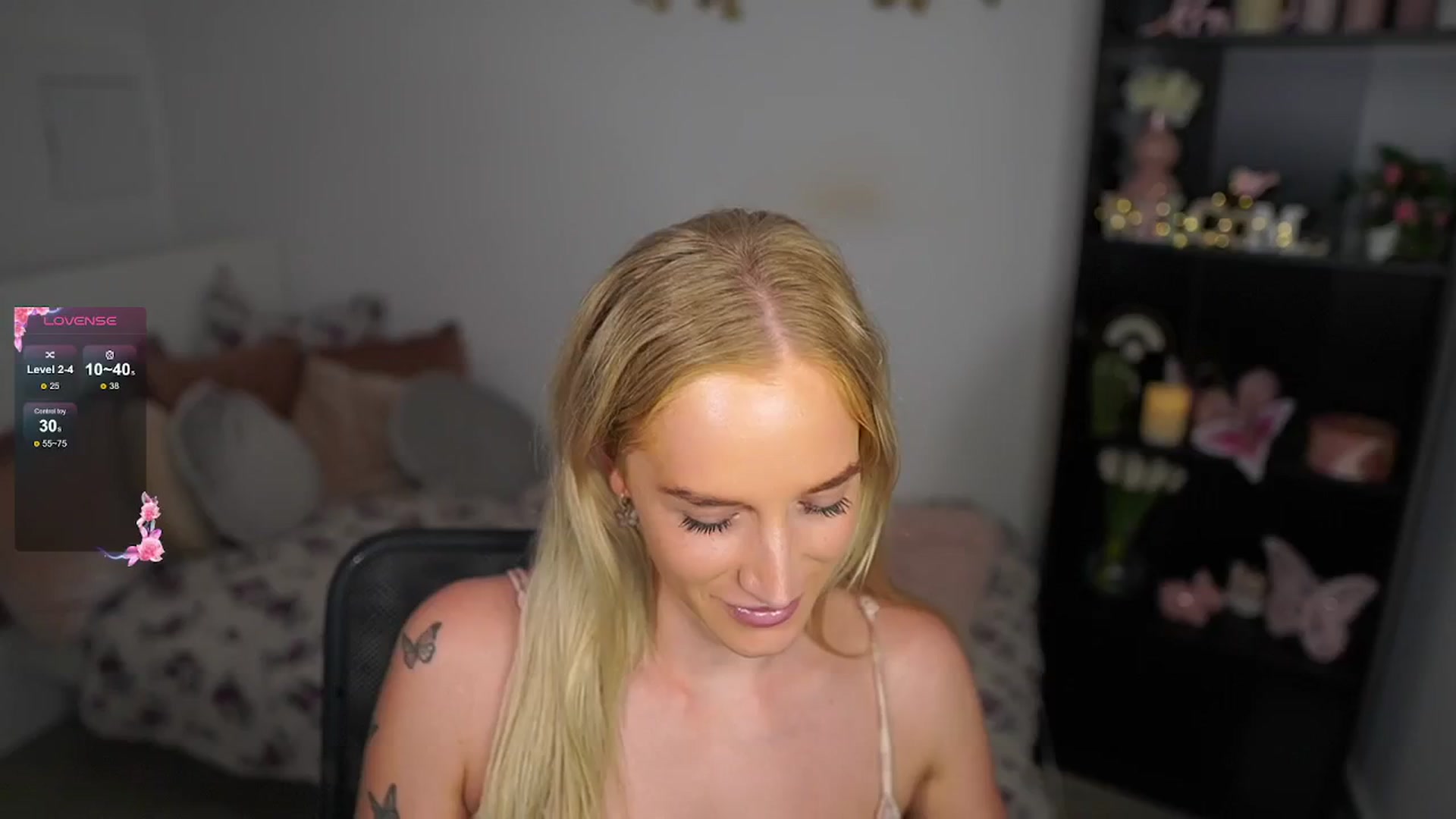 Gallery image thumbnail from NicoletteShea's myfreecams stream on, 08/22/2024, 18:02 image 8 of 20