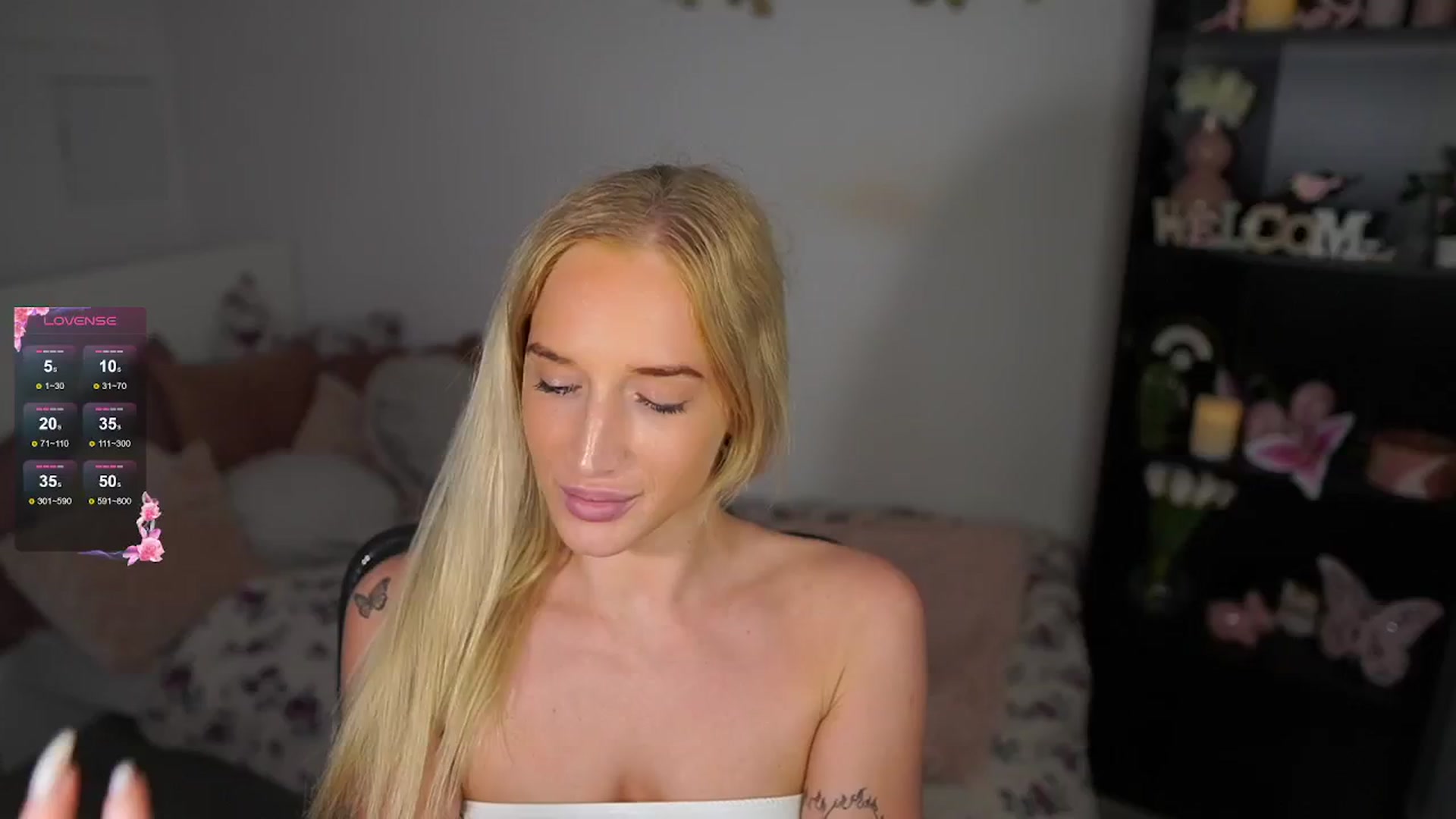 Gallery image thumbnail from NicoletteShea's myfreecams stream on, 08/27/2024, 16:03 image 16 of 20