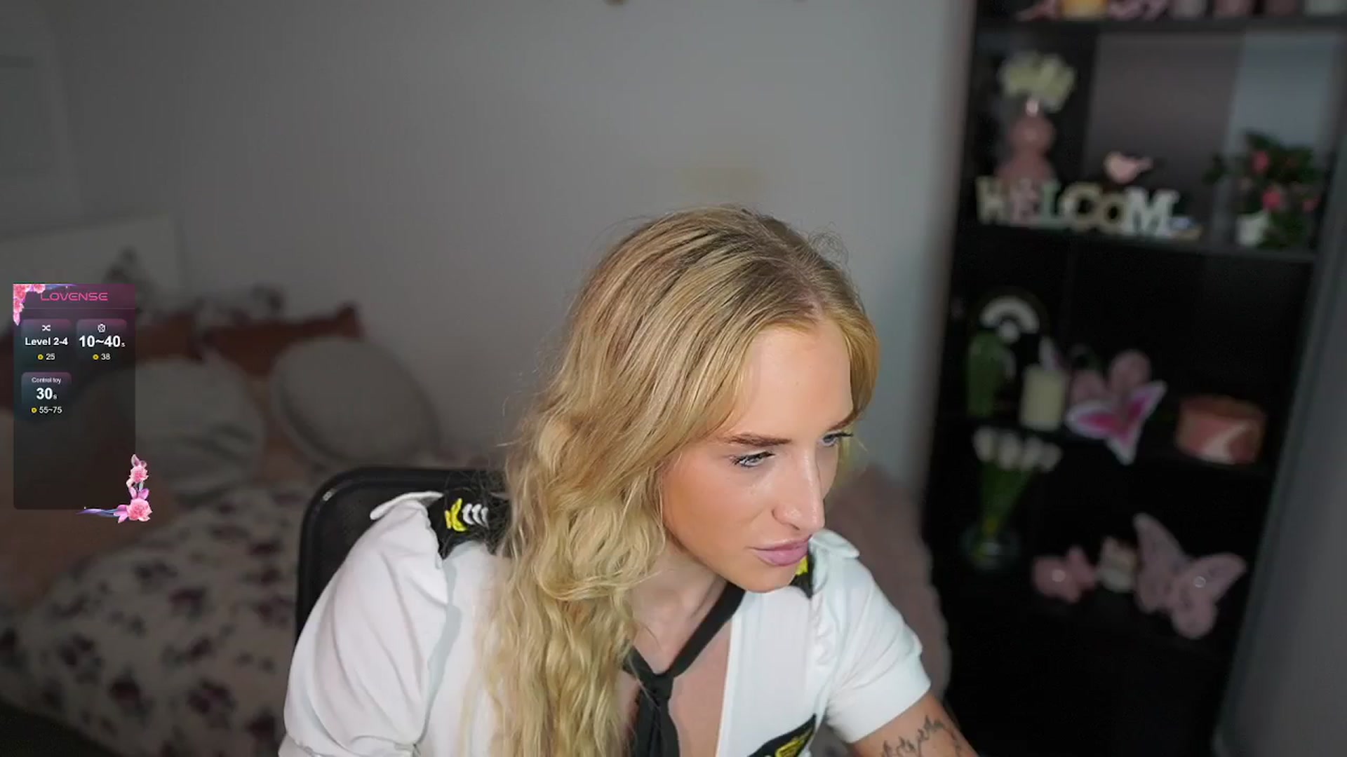 Gallery image thumbnail from NicoletteShea's myfreecams stream on, 08/28/2024, 15:47 image 13 of 20