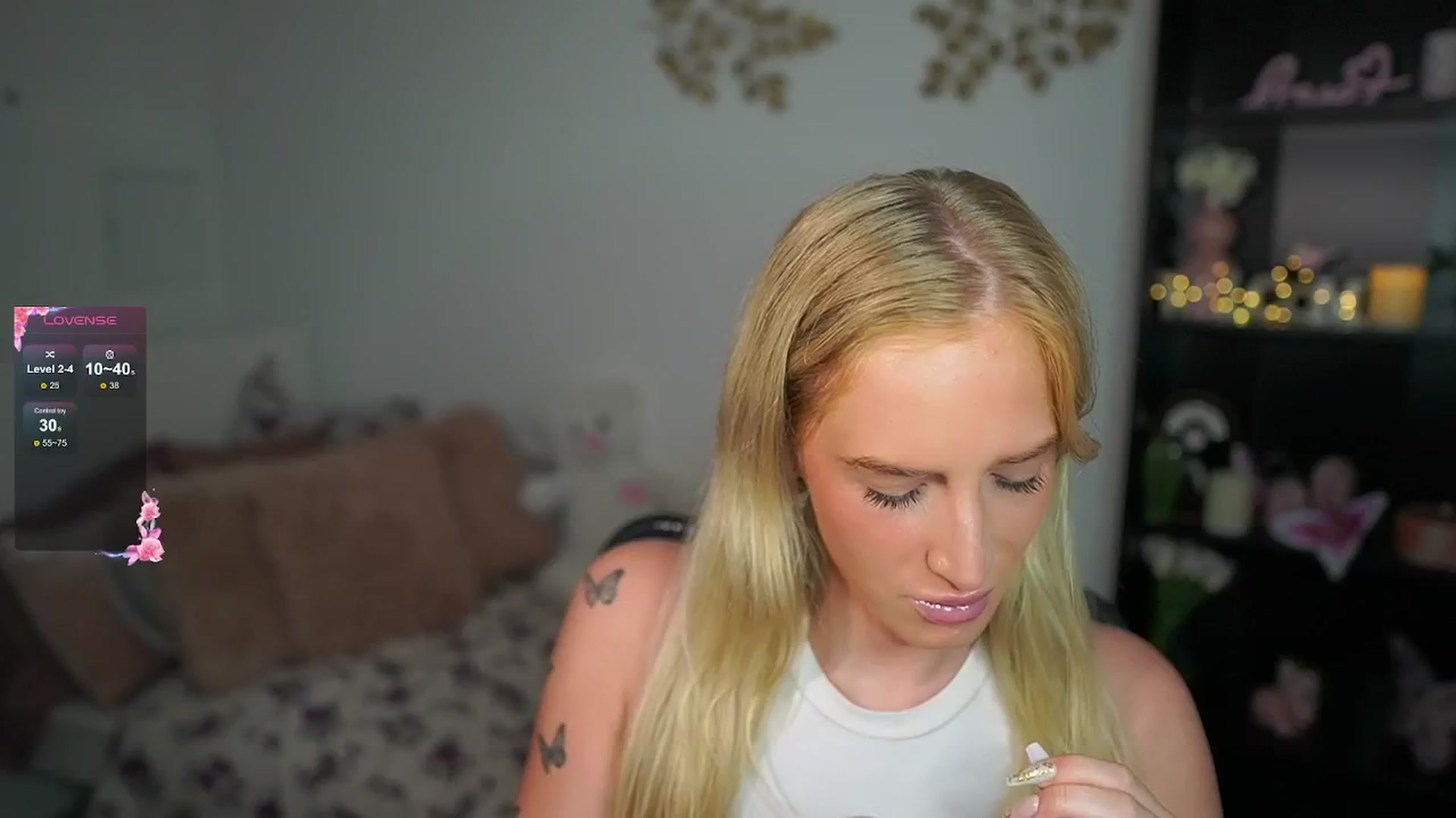Gallery image thumbnail from NicoletteShea's myfreecams stream on, 09/16/2024, 15:19 image 1 of 20