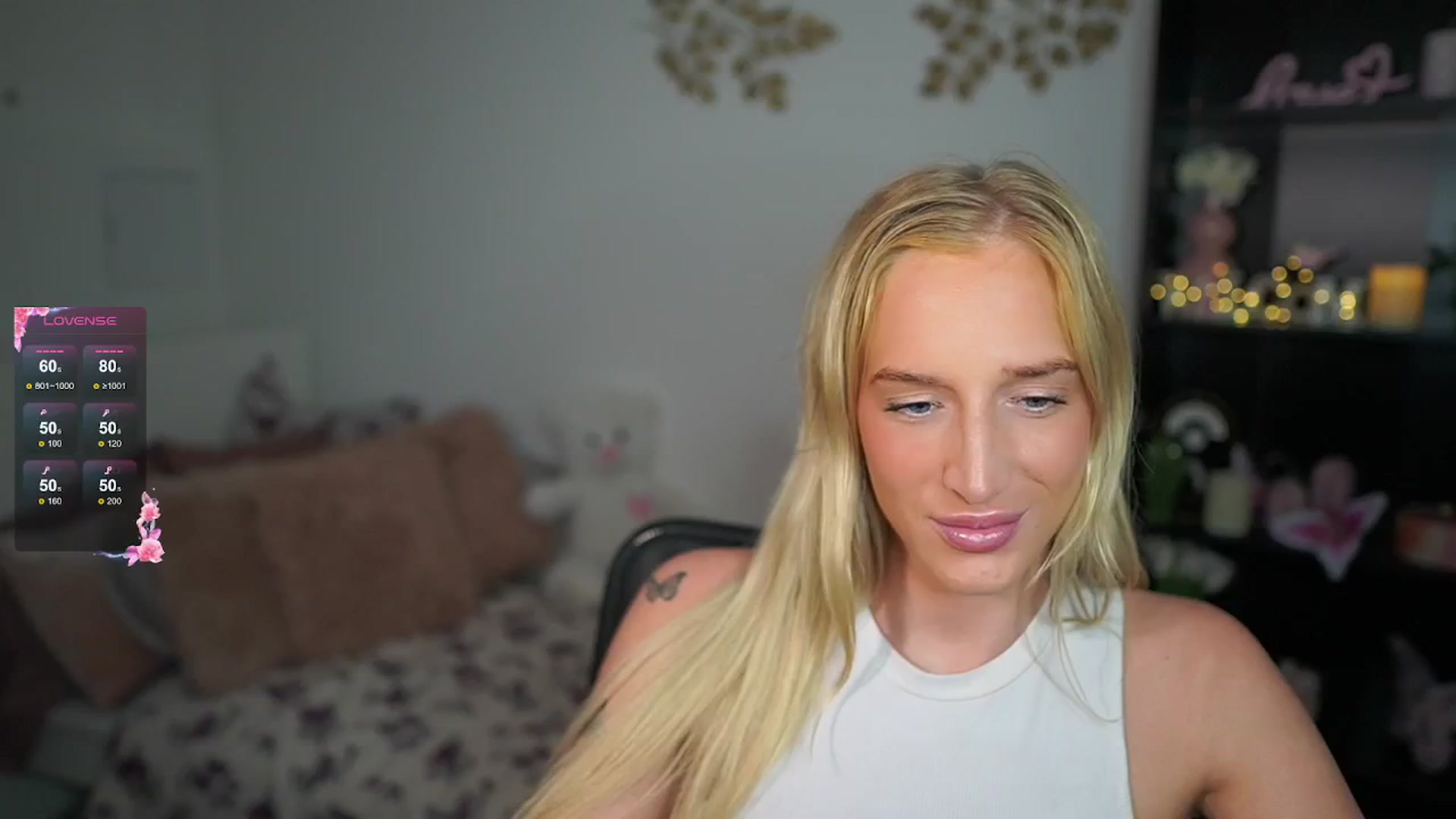 Gallery image thumbnail from NicoletteShea's myfreecams stream on, 09/16/2024, 15:19 image 6 of 20