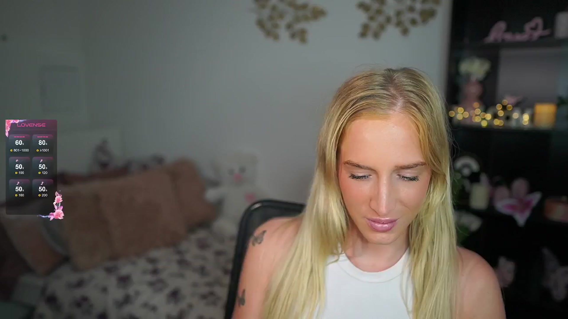 Gallery image thumbnail from NicoletteShea's myfreecams stream on, 09/16/2024, 15:19 image 8 of 20
