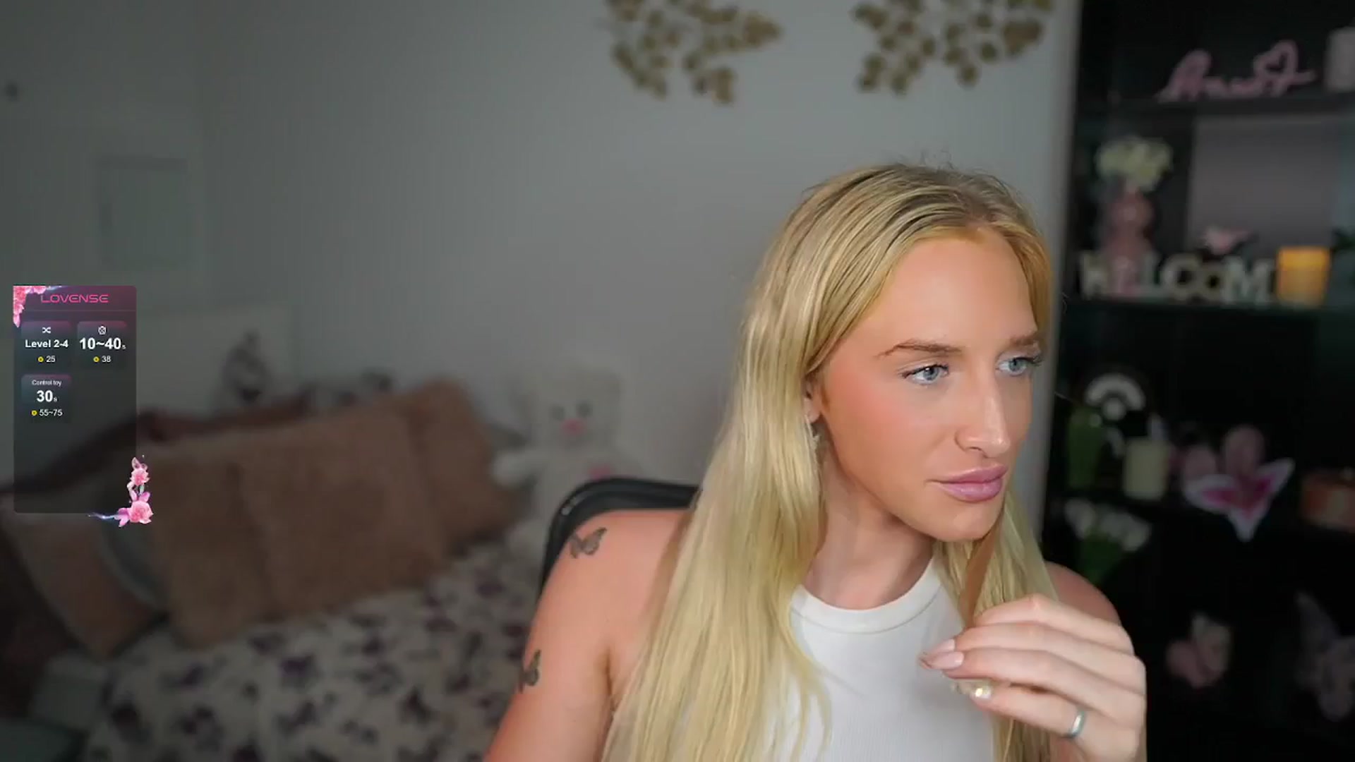 Gallery image thumbnail from NicoletteShea's myfreecams stream on, 09/16/2024, 15:19 image 18 of 20