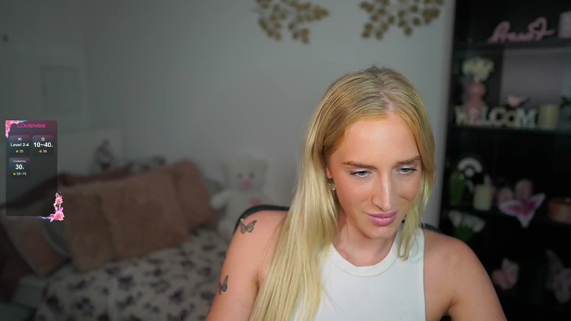 Gallery image thumbnail from NicoletteShea's myfreecams stream on, 09/16/2024, 17:48 image 12 of 20