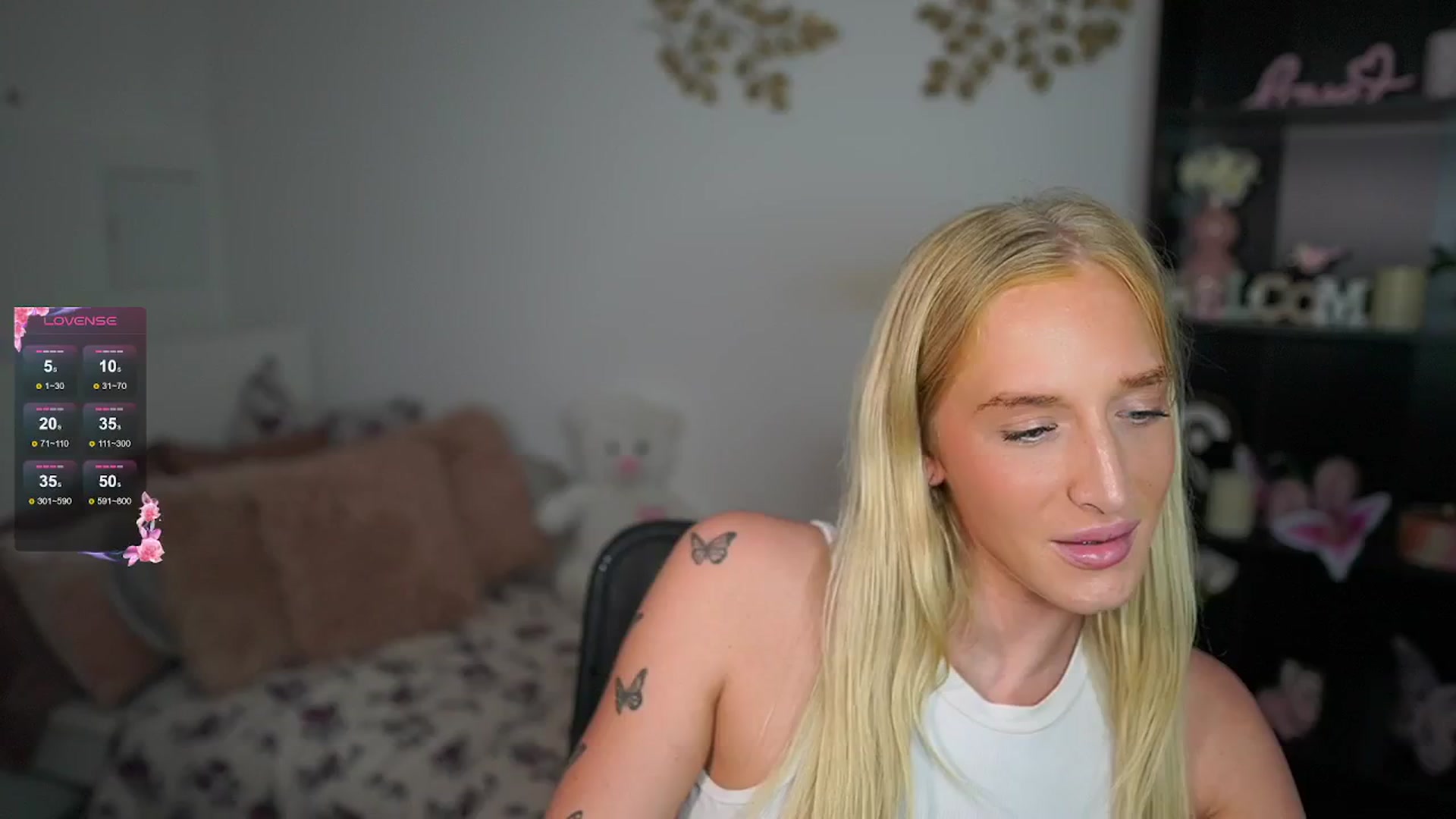 Gallery image thumbnail from NicoletteShea's myfreecams stream on, 09/16/2024, 17:48 image 15 of 20