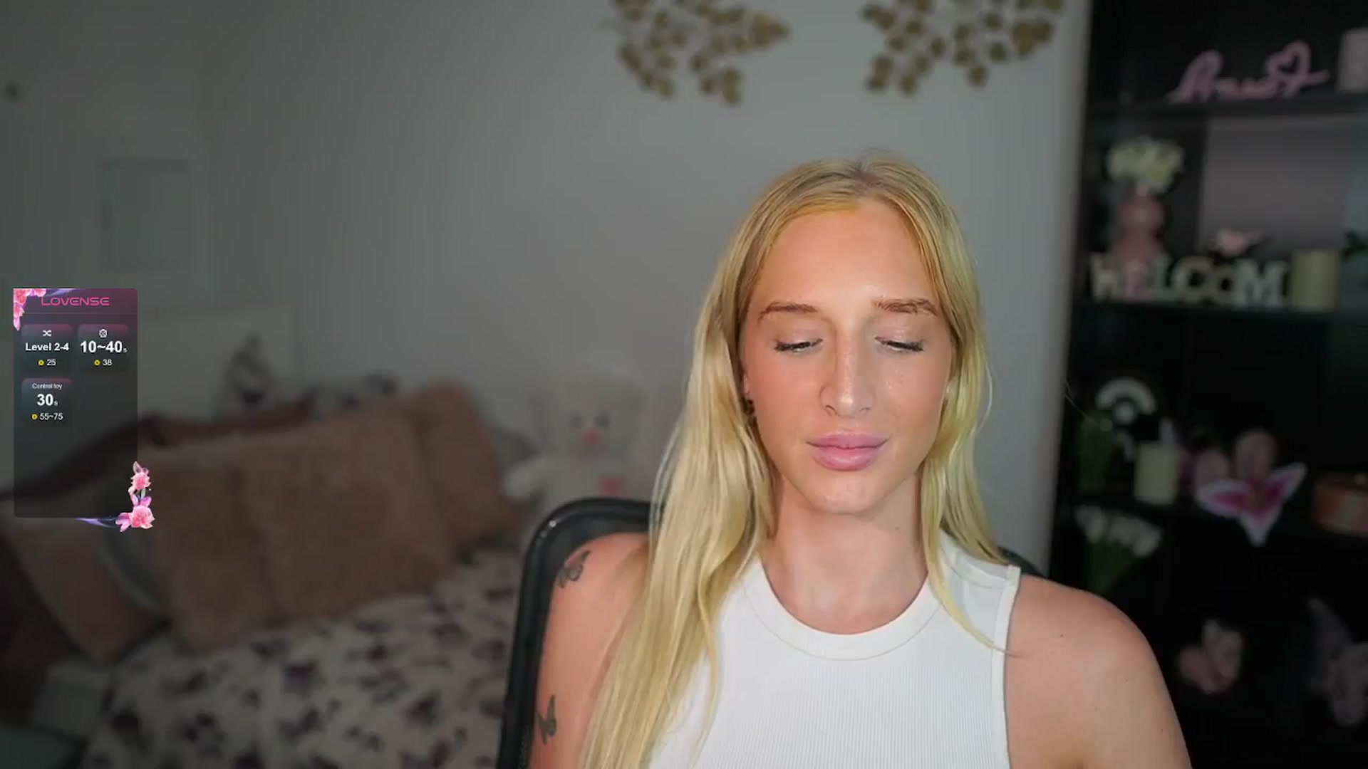 Gallery image thumbnail from NicoletteShea's myfreecams stream on, 09/16/2024, 17:48 image 11 of 20