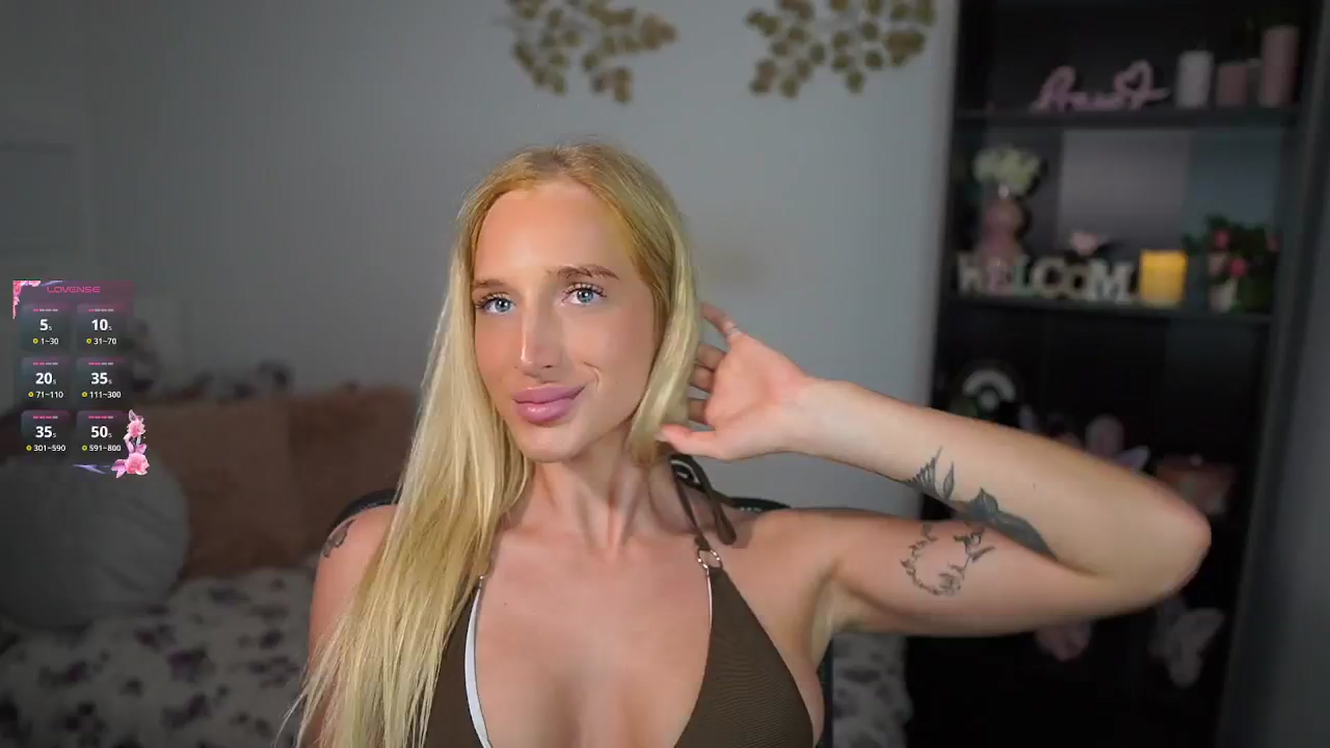 Gallery image thumbnail from NicoletteShea's myfreecams stream on, 09/22/2024, 15:22 image 4 of 20